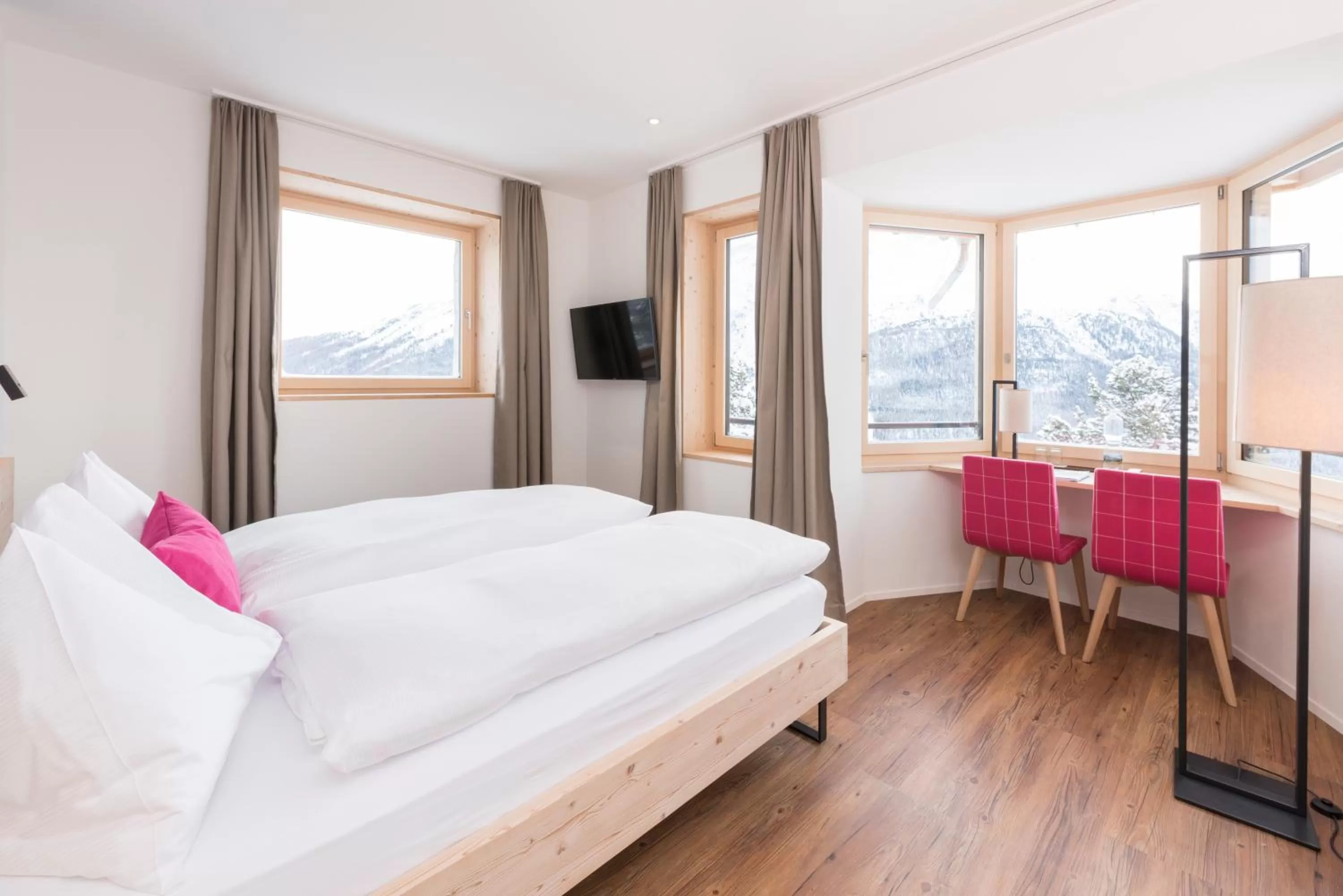 Photo of the whole room, Bed in Randolins Familienresort