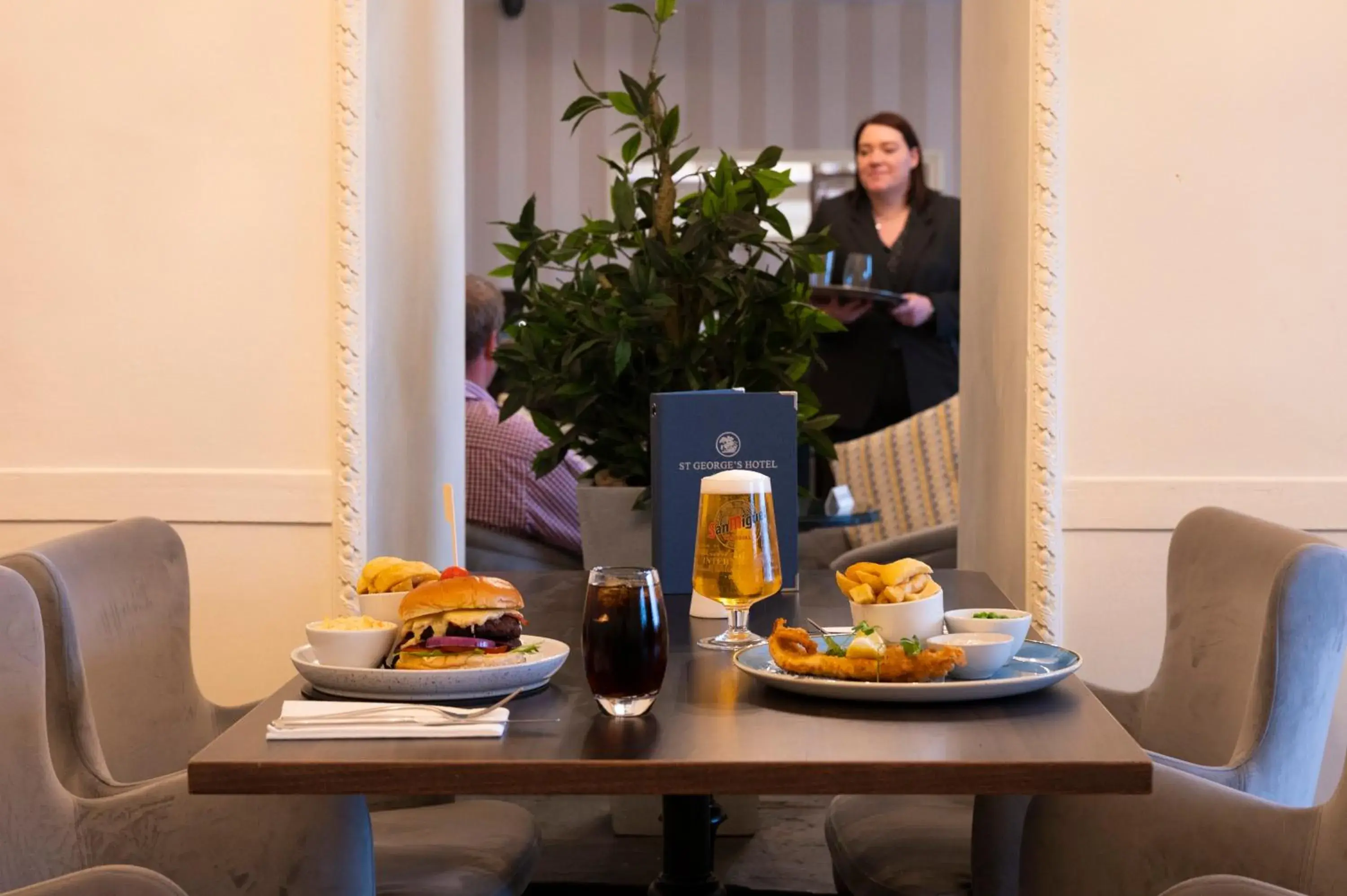 Restaurant/places to eat in St George'S Hotel