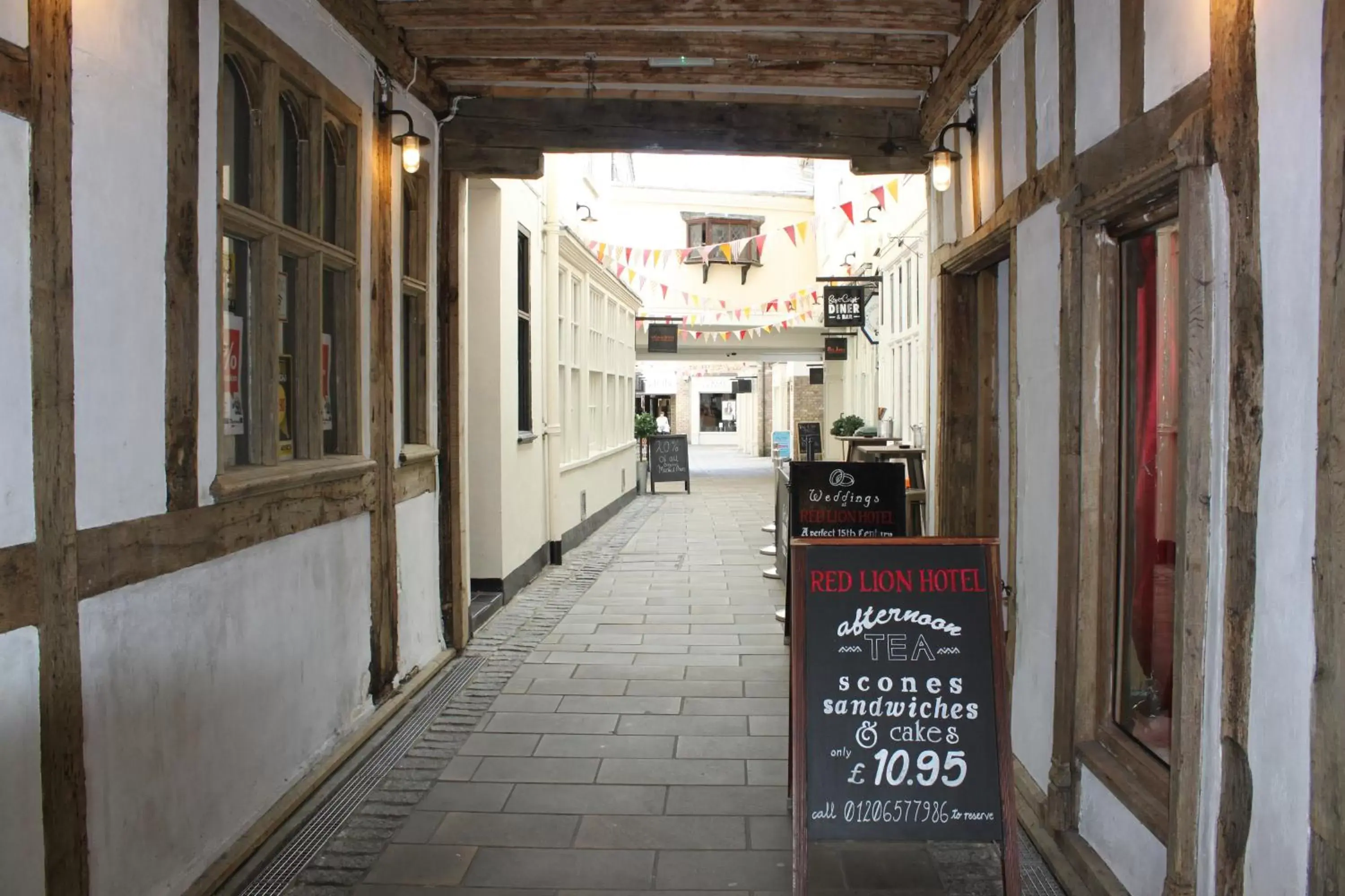 Facade/entrance in Brook Red Lion Hotel