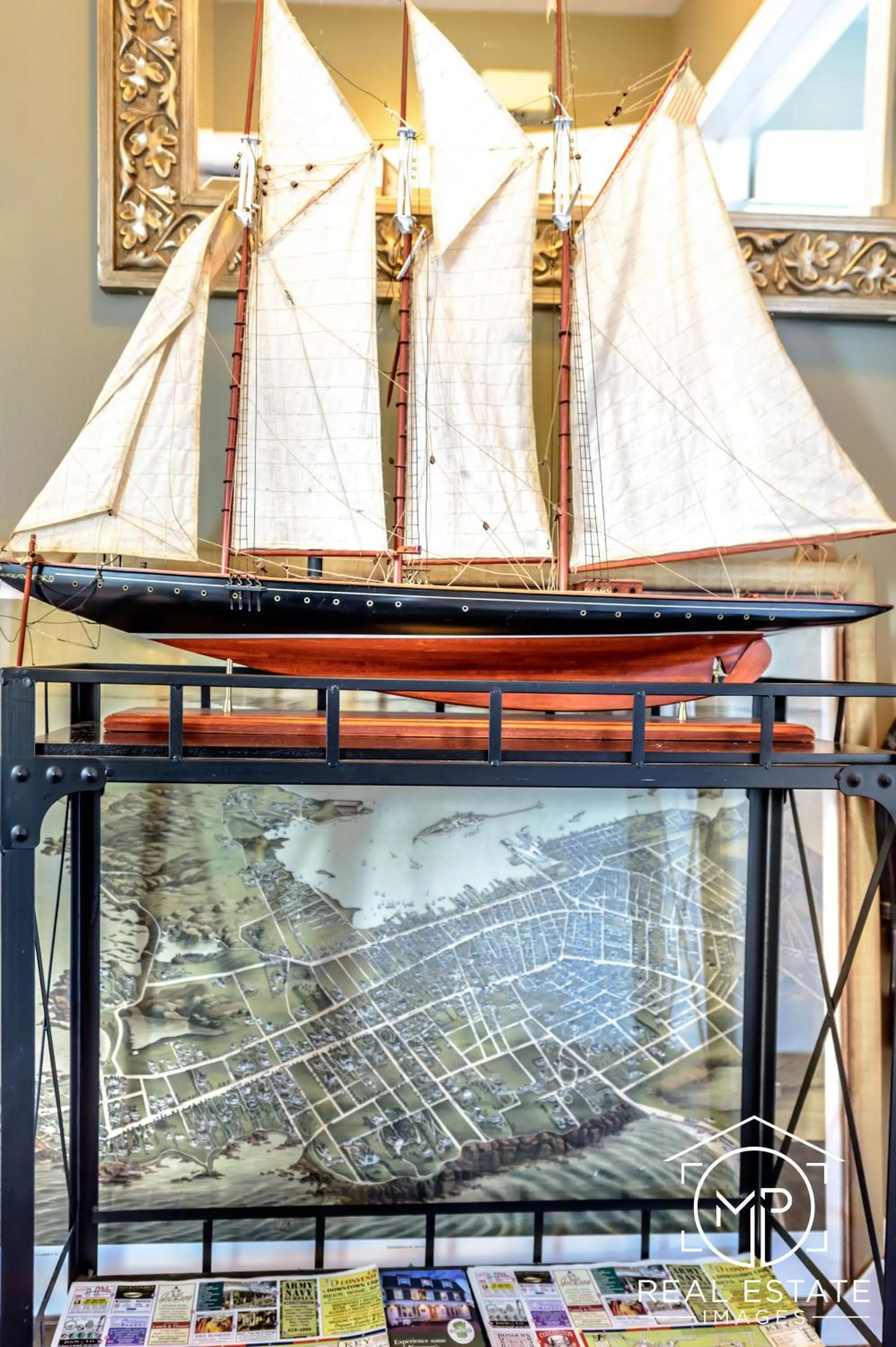 Decorative detail in Bouchard Restaurant & Inn