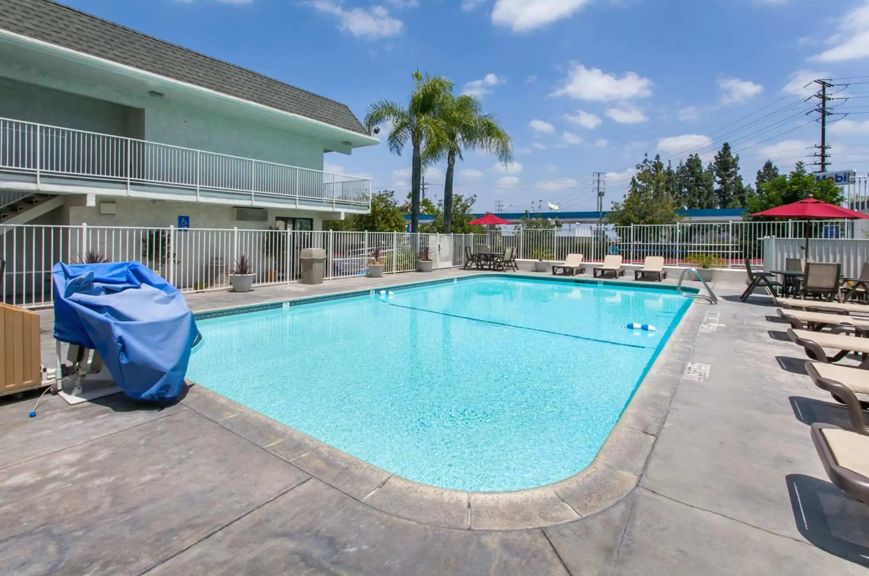 Pool view, Swimming Pool in Motel 6-Rosemead, CA - Los Angeles