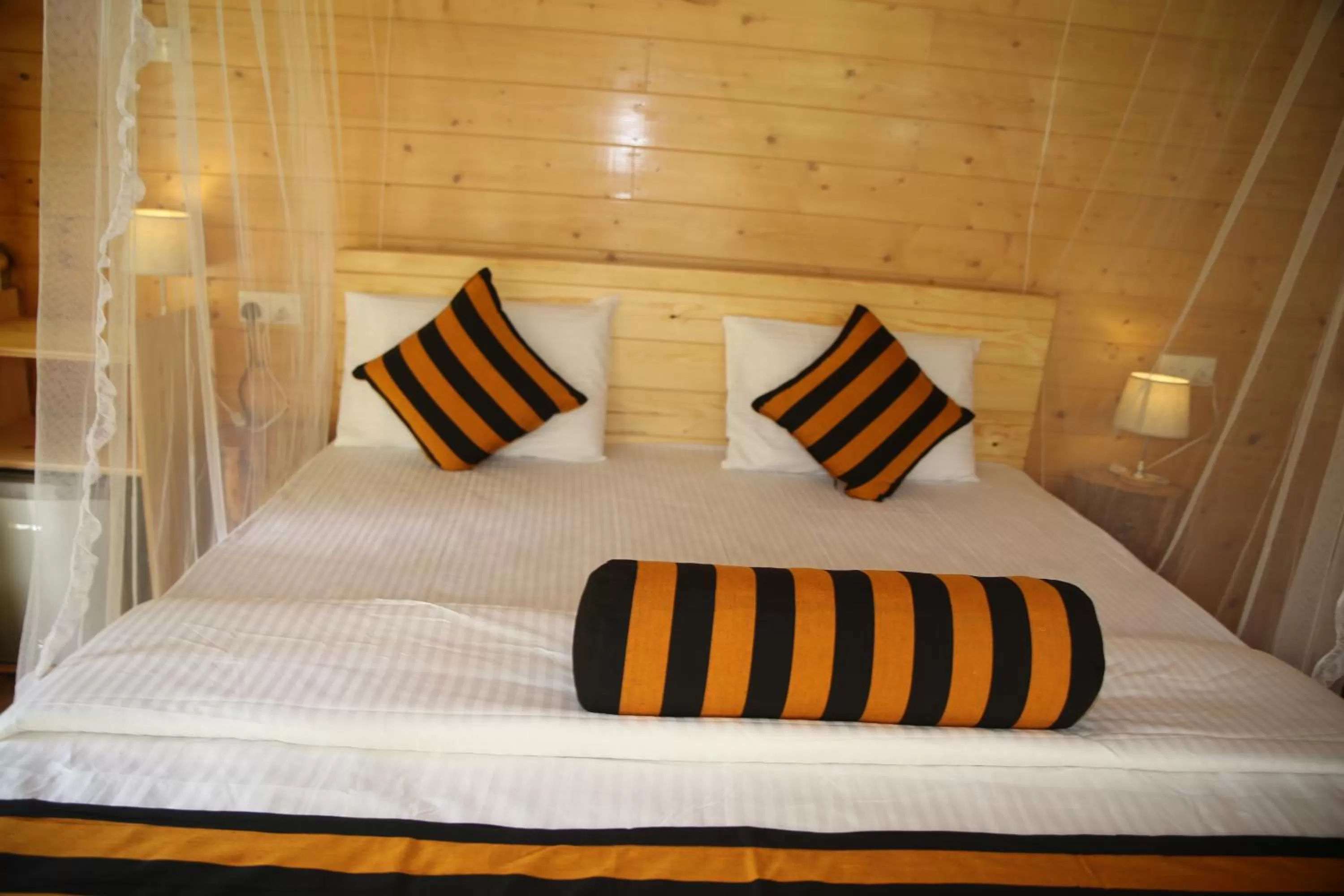 Bed in Jungle Face Inn