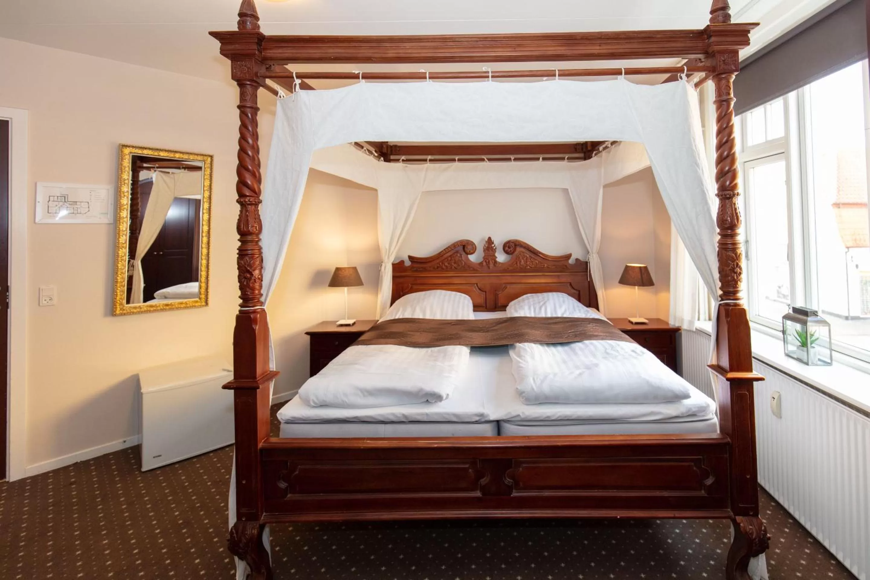 Bed in Foldens Hotel