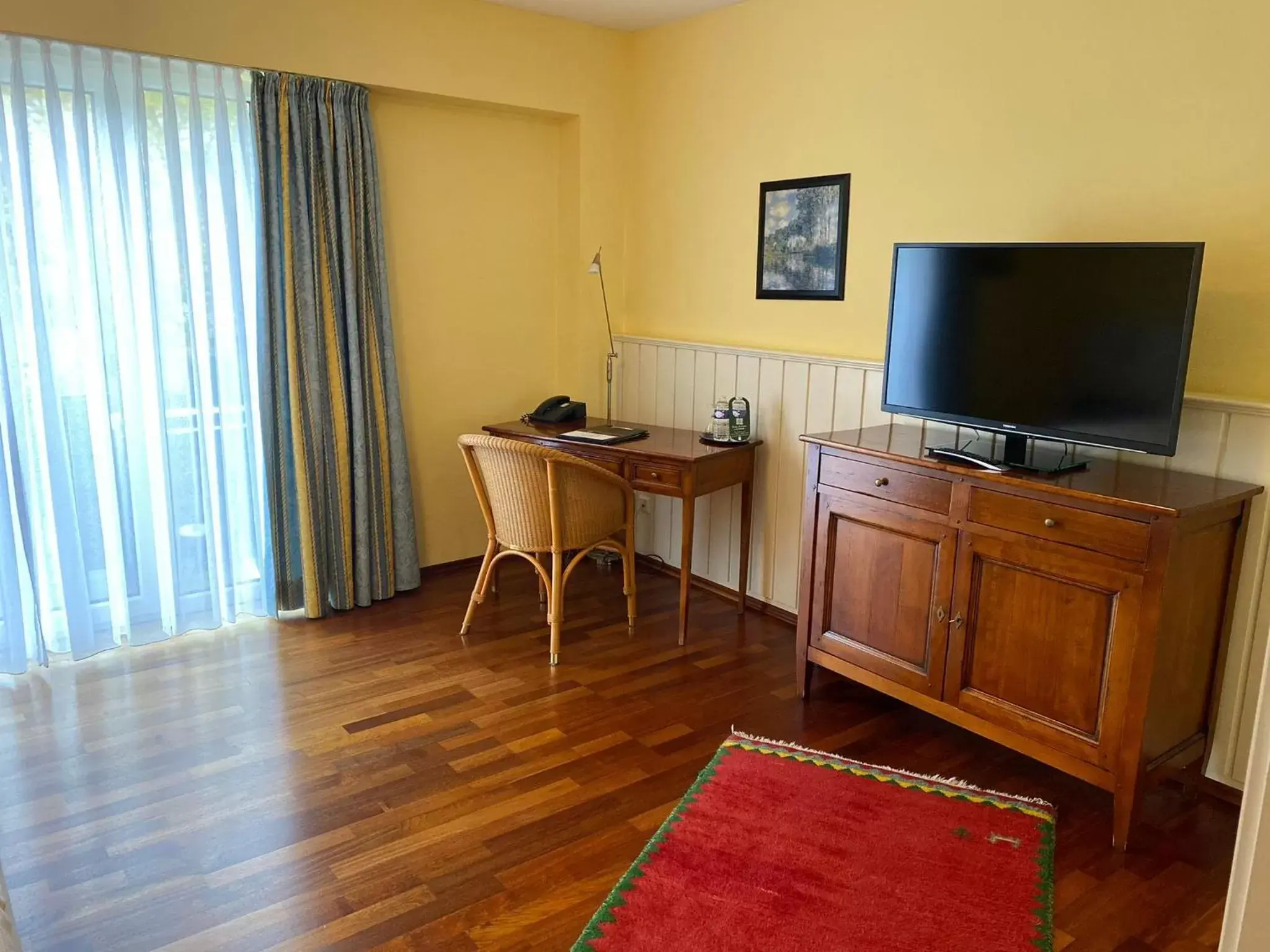 Seating area, TV/Entertainment Center in Hotel Goldener Stern