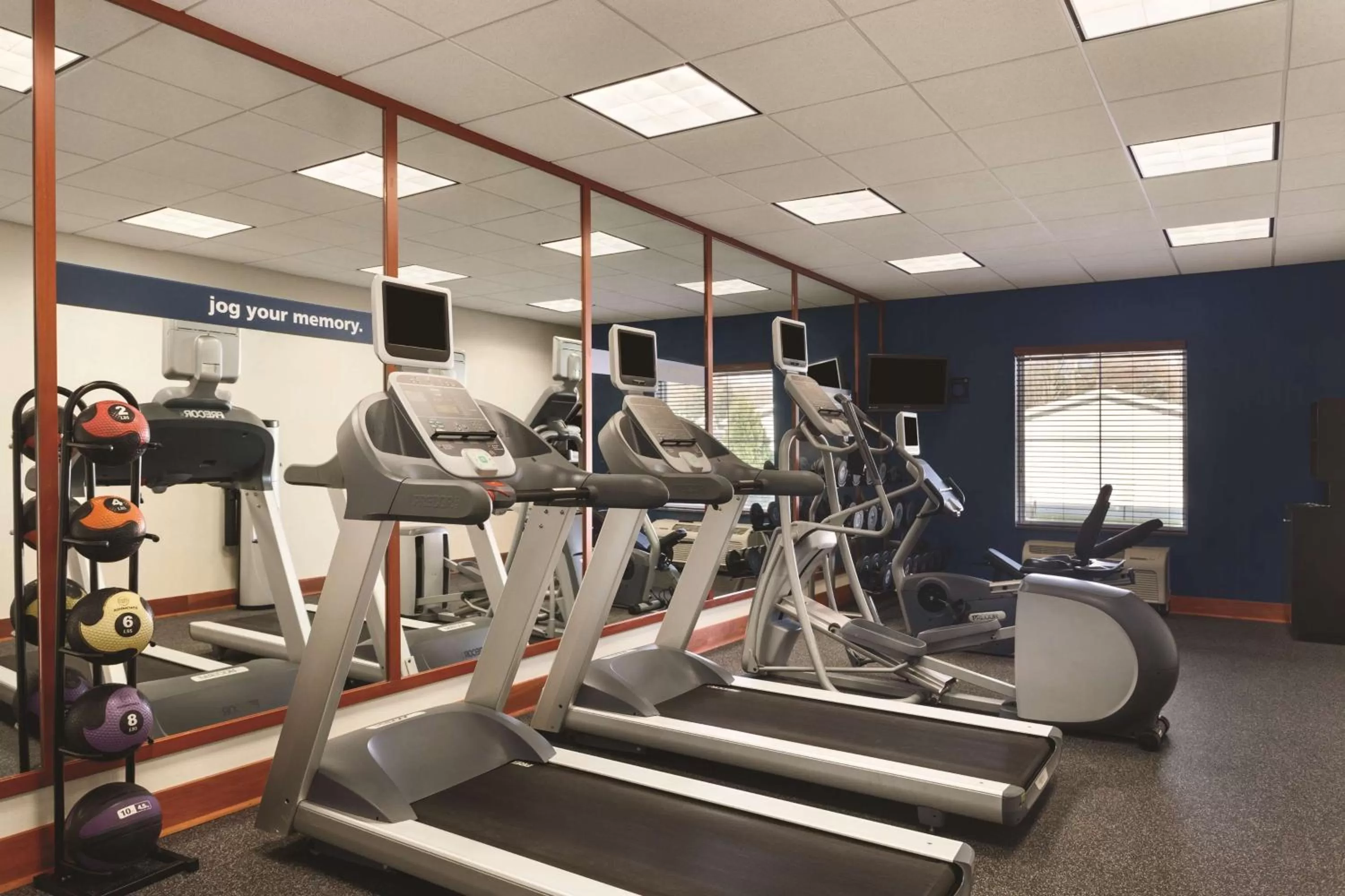 Fitness centre/facilities in Hampton Inn & Suites Mystic