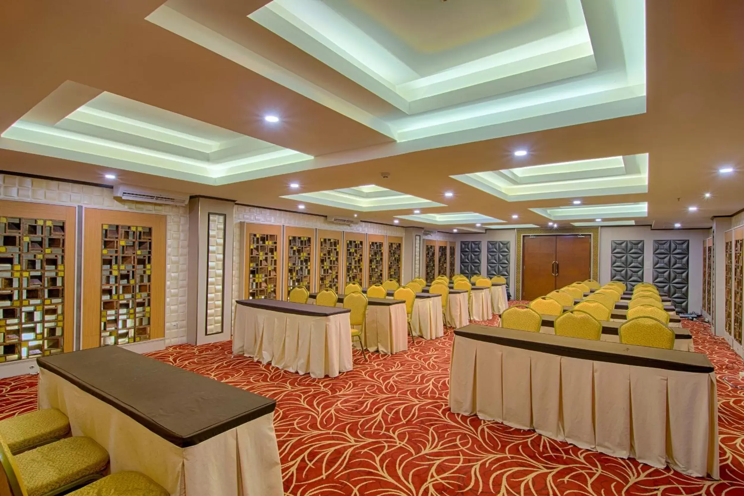 Banquet/Function facilities, Banquet Facilities in Noormans Hotel Semarang