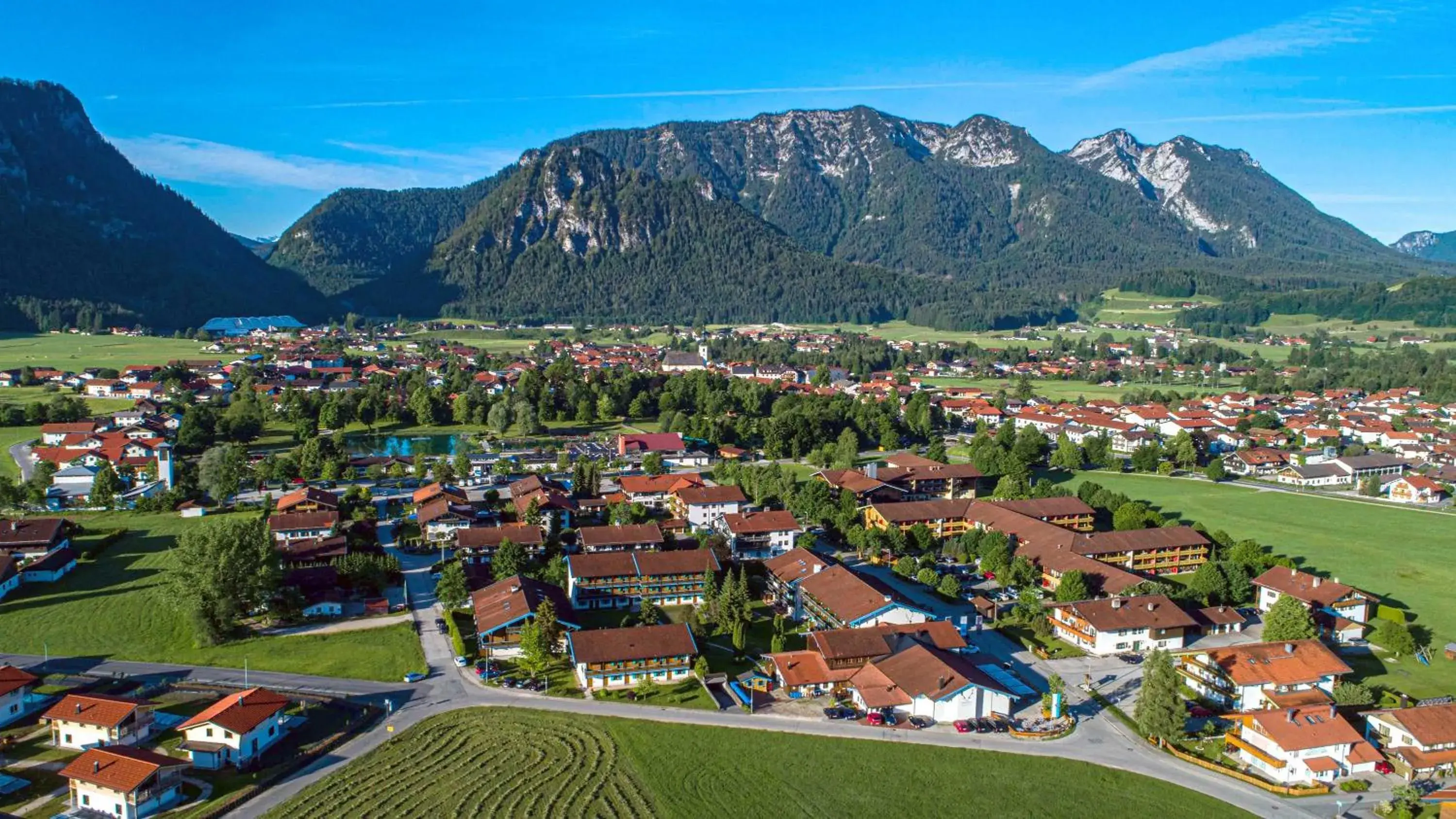 Neighbourhood, Bird's-eye View in Das Bergmayr - Chiemgauer Alpenhotel