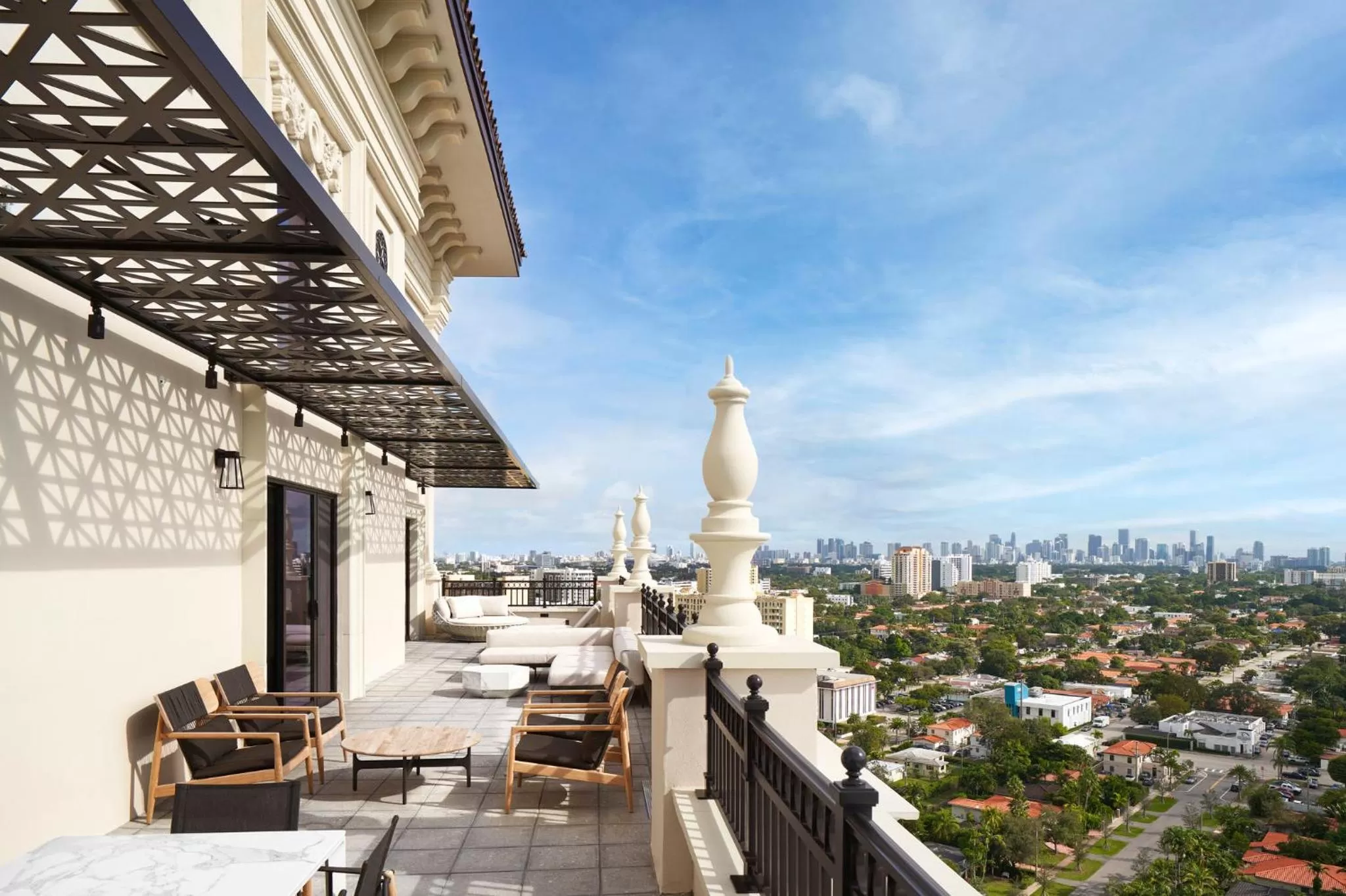 Photo of the whole room in Loews Coral Gables Hotel