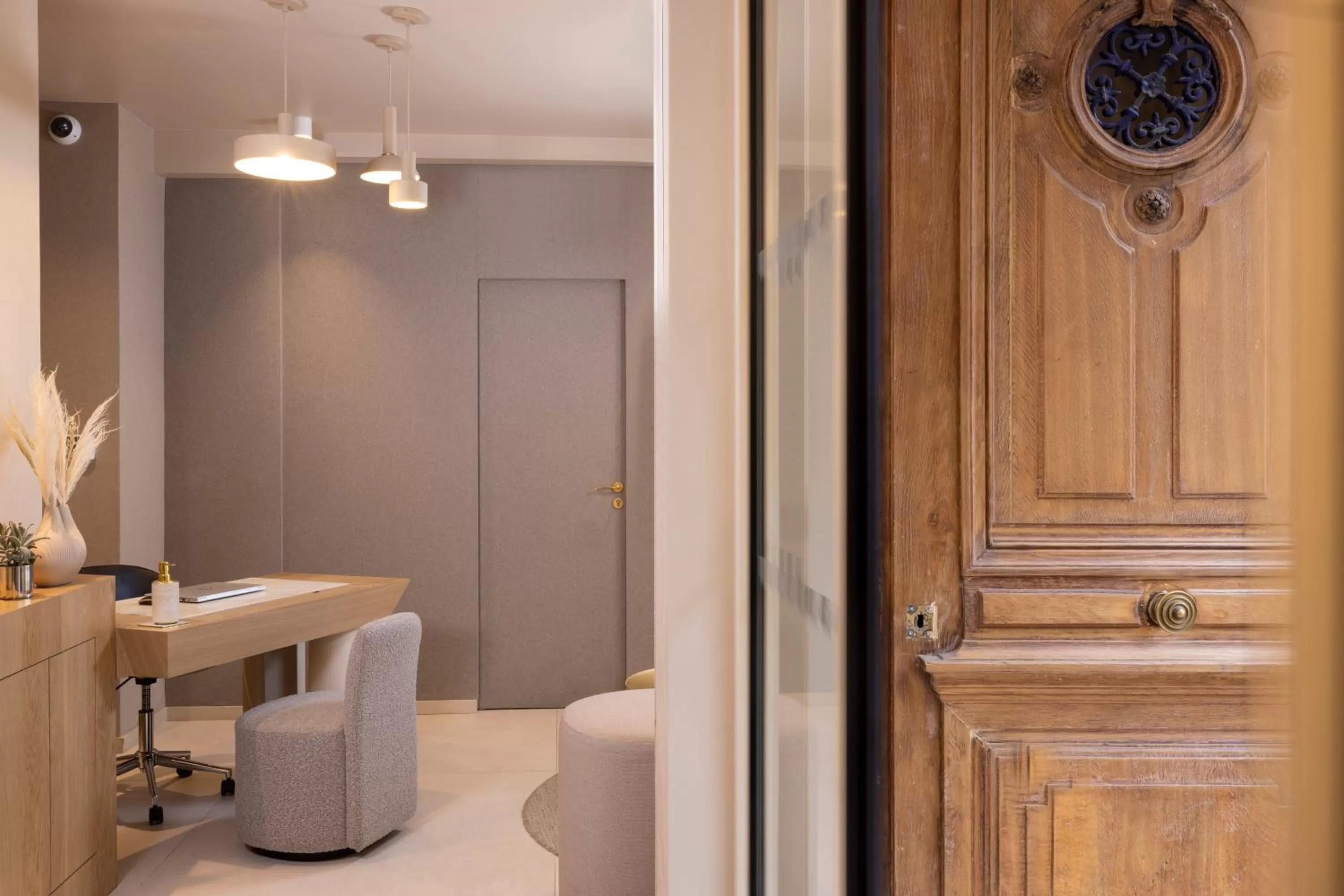 Lobby or reception in Hôtel Beige