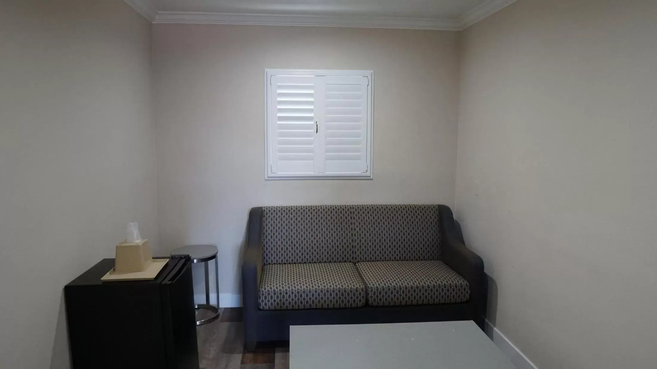 Seating Area in Sea Breeze Inn - LAX Airport, Los Angeles