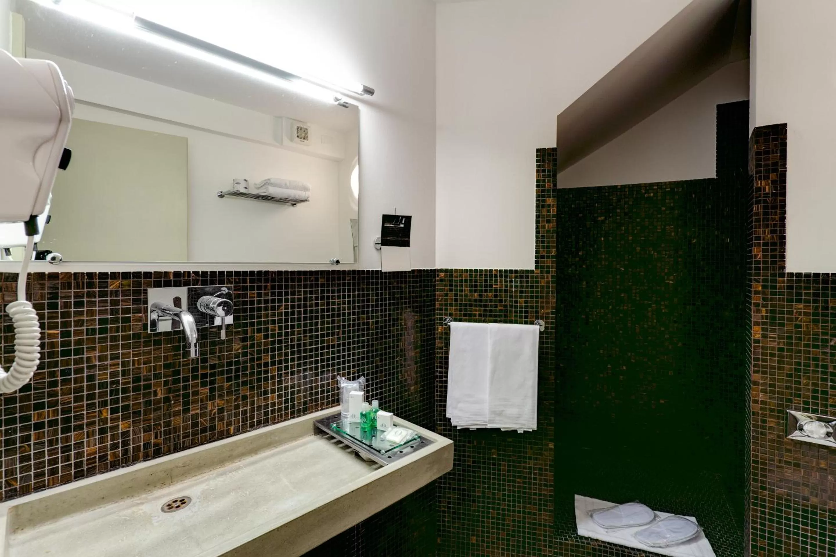 Shower in Il Convento Dei Fiori Di Seta