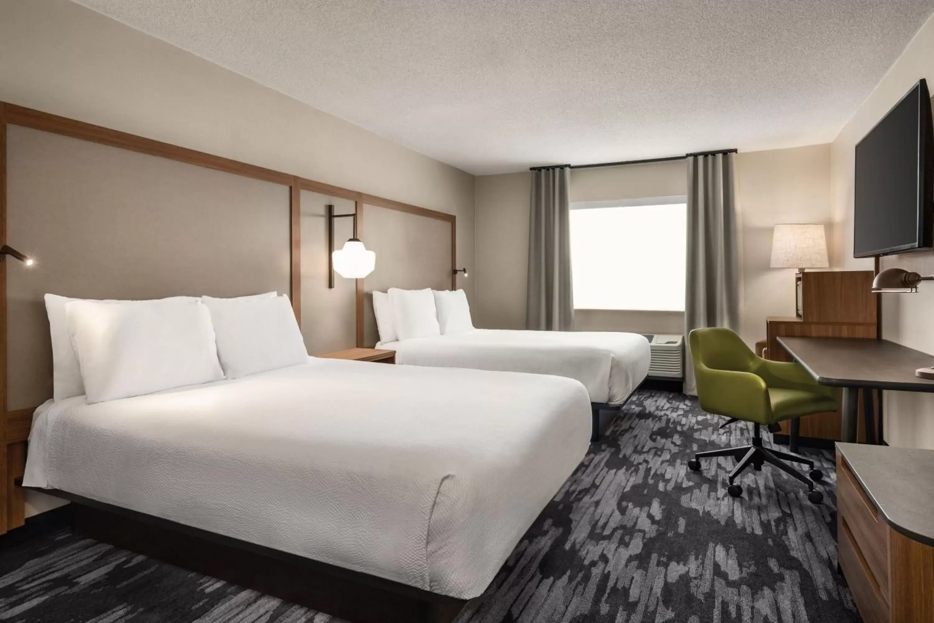 Photo of the whole room, Bed in Fairfield Inn & Suites Findlay