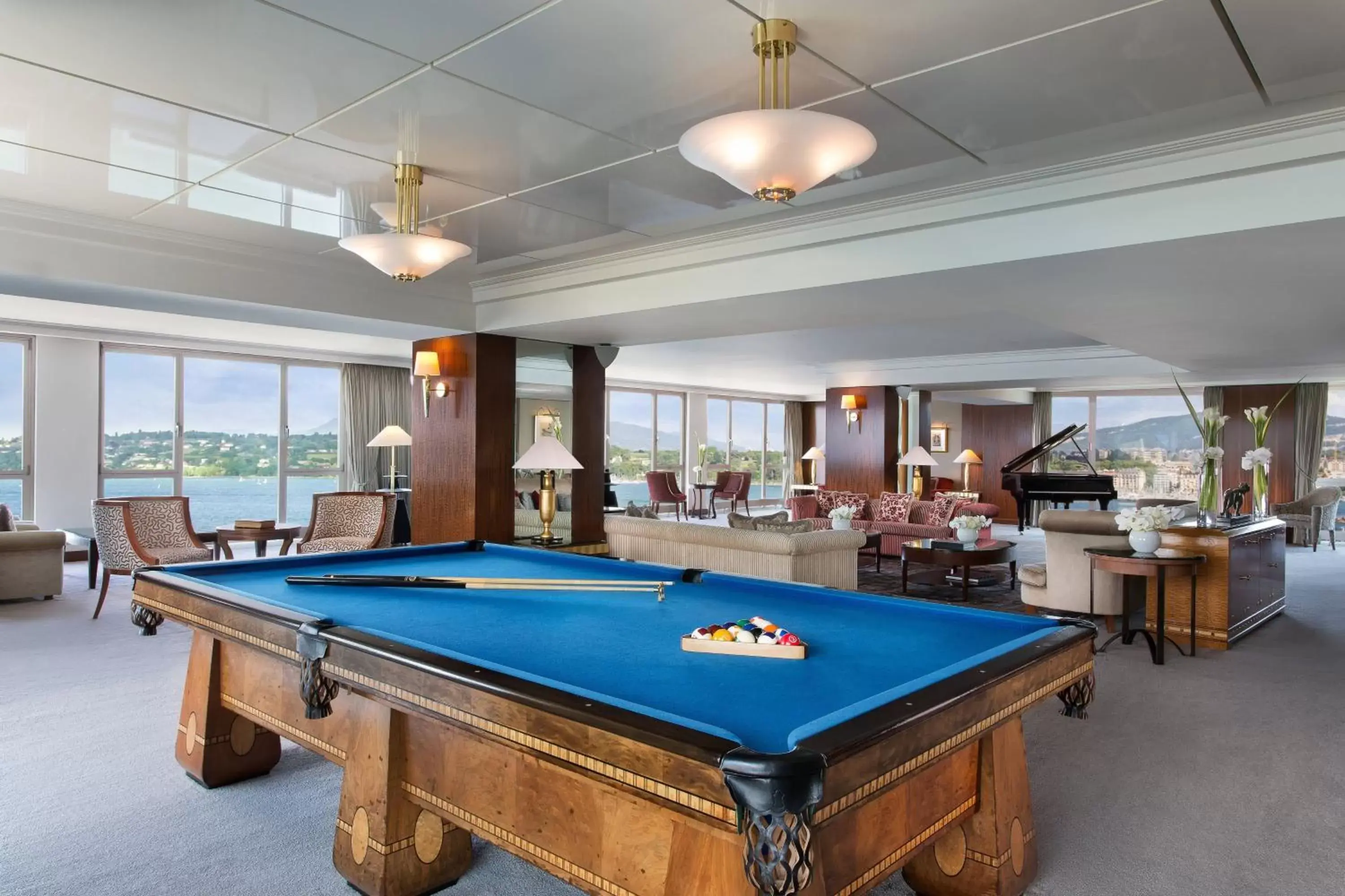 Living room, Billiards in Hotel President Wilson, a Luxury Collection Hotel, Geneva
