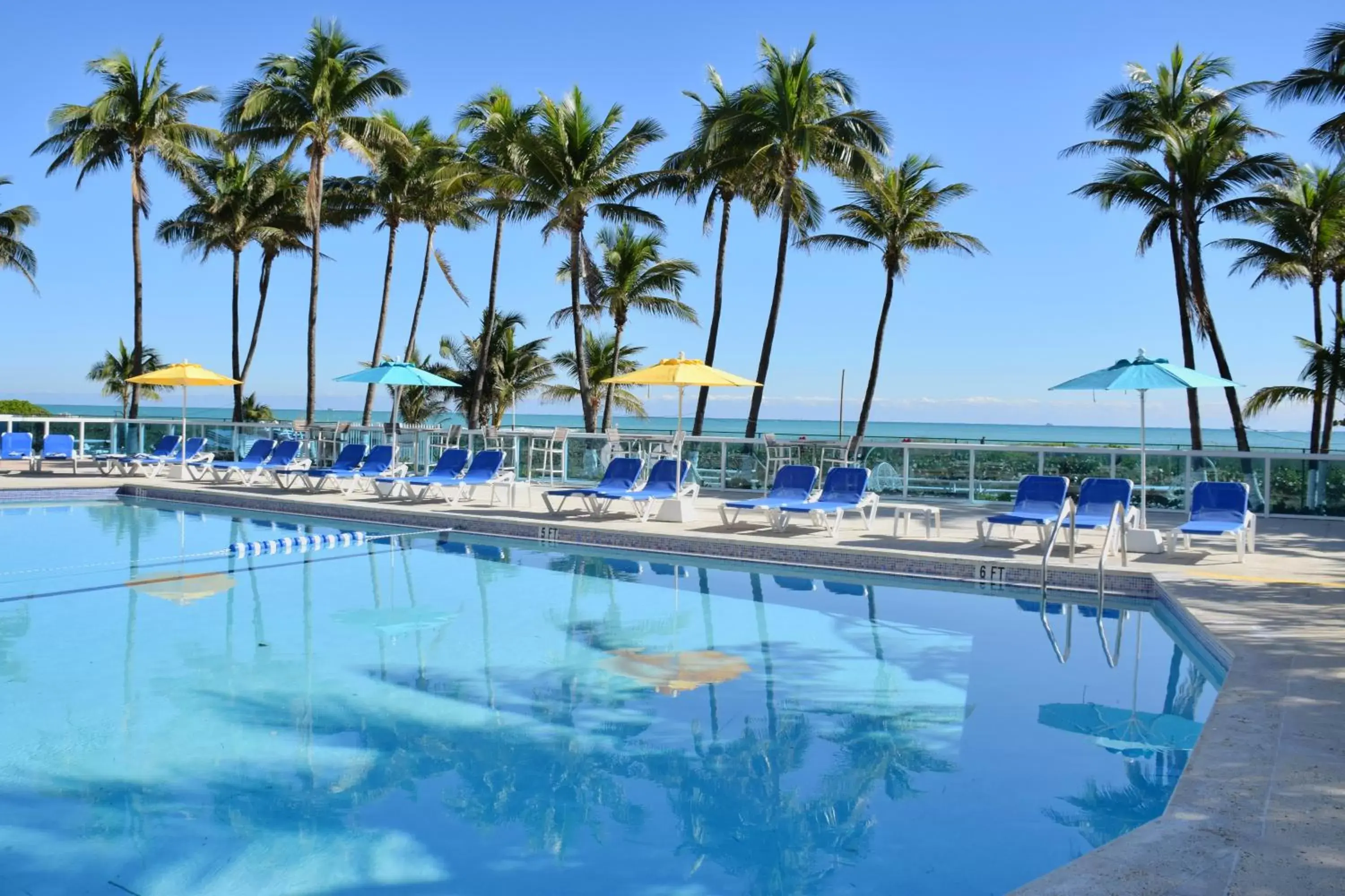 Swimming Pool in Seacoast Suites on Miami Beach