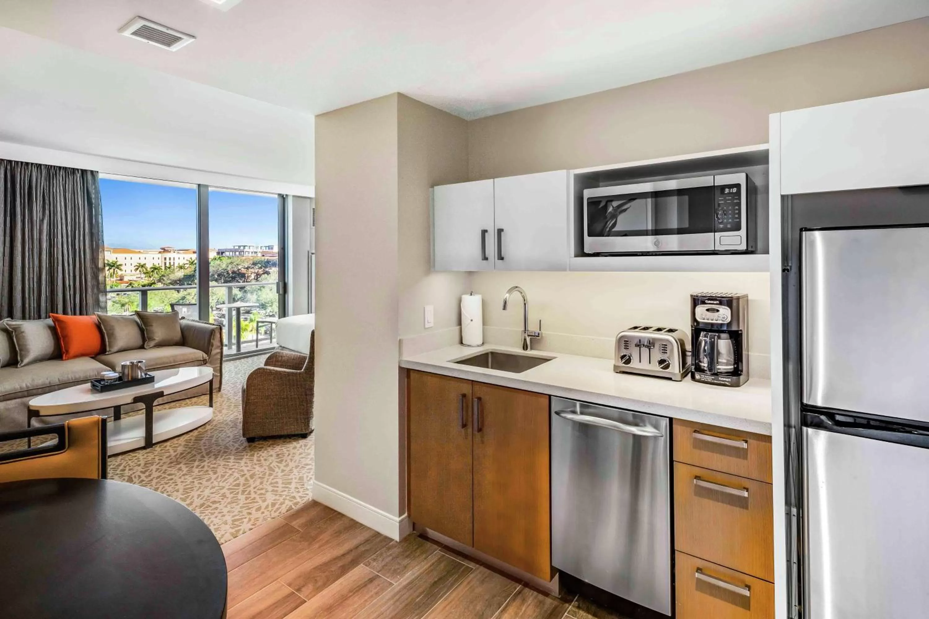 Kitchen or kitchenette in Hilton Miami Dadeland