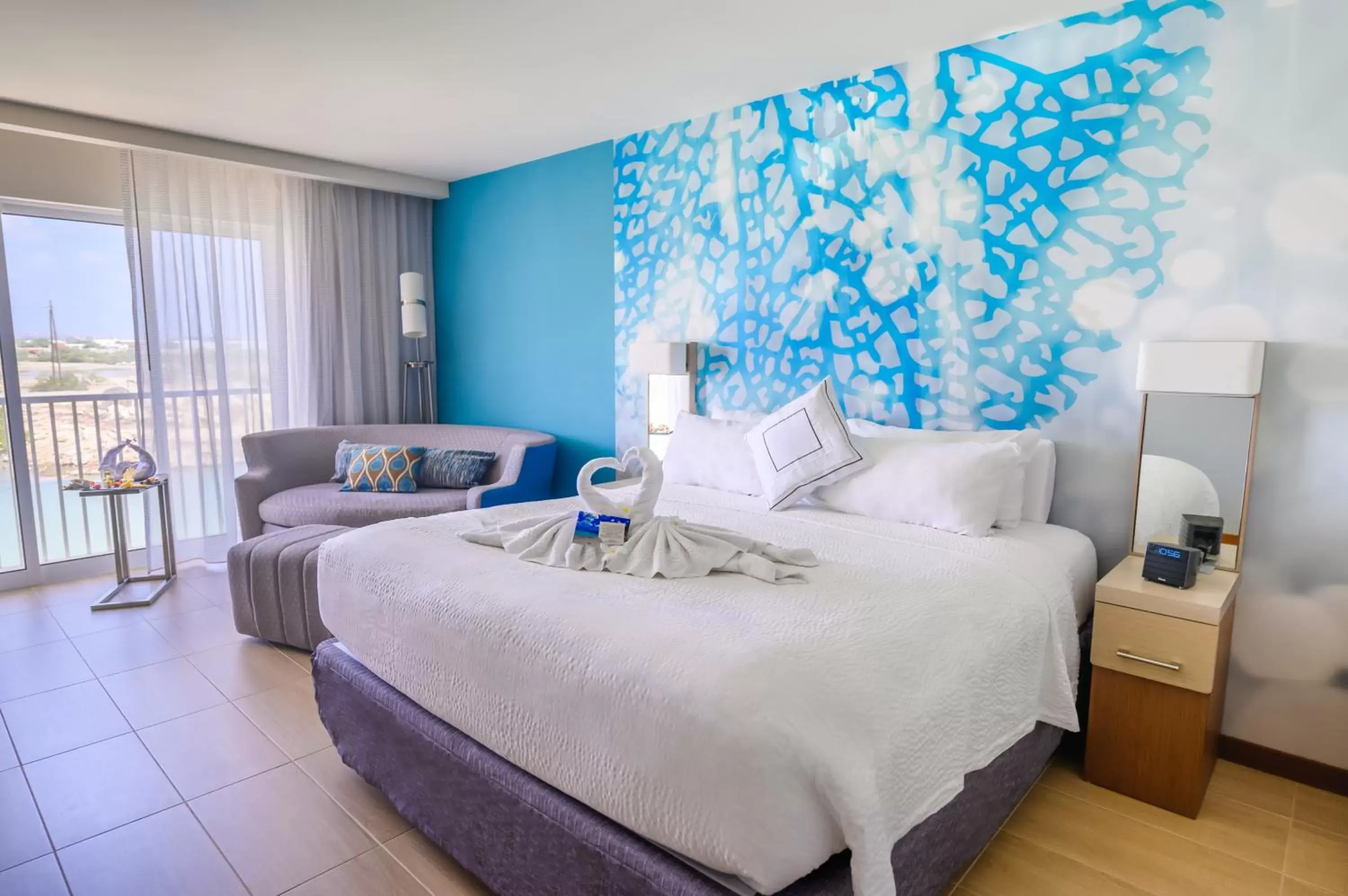 Bedroom, Bed in Courtyard by Marriott Bonaire Dive Resort