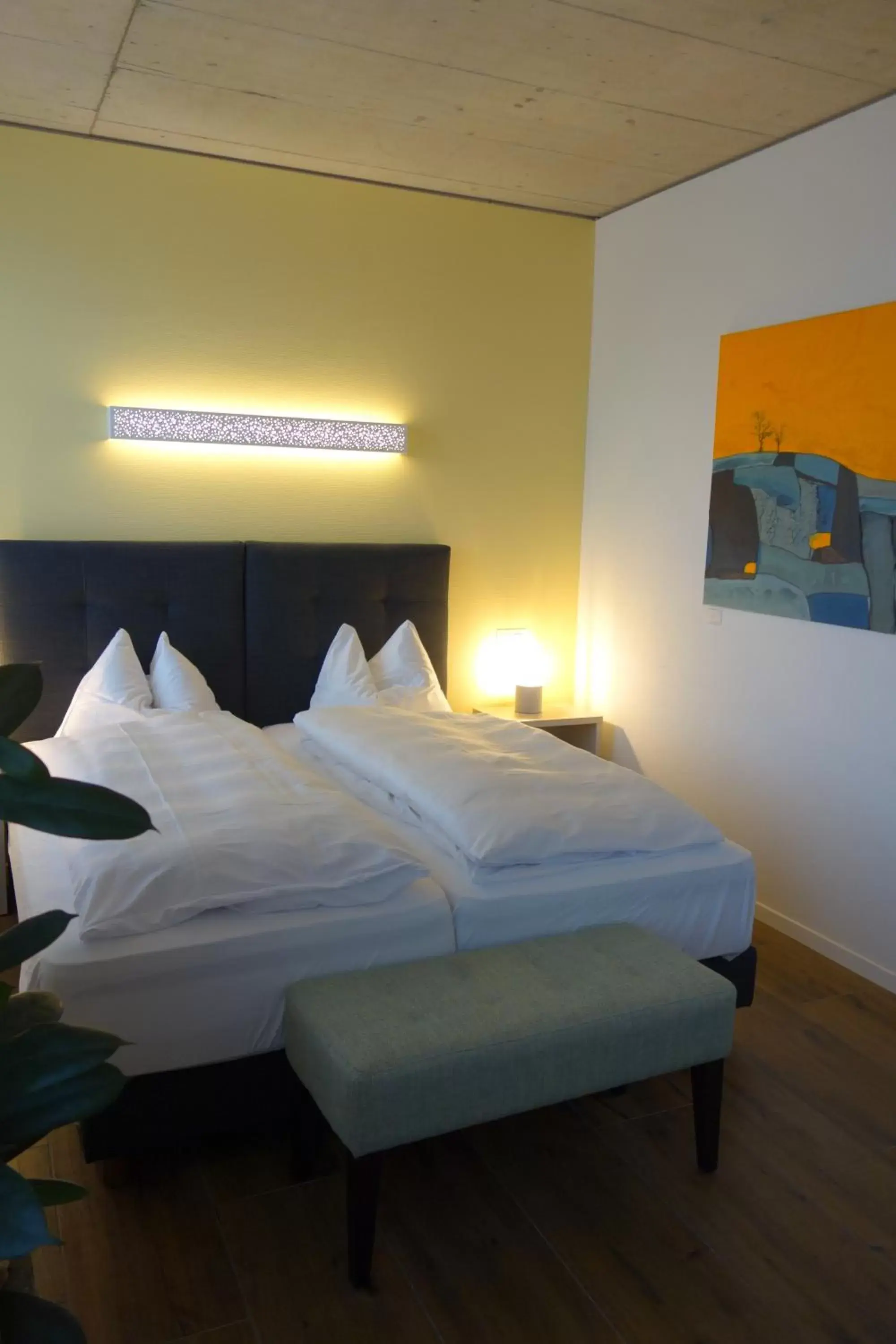 Photo of the whole room, Bed in Partner Hotel AG Zofingen
