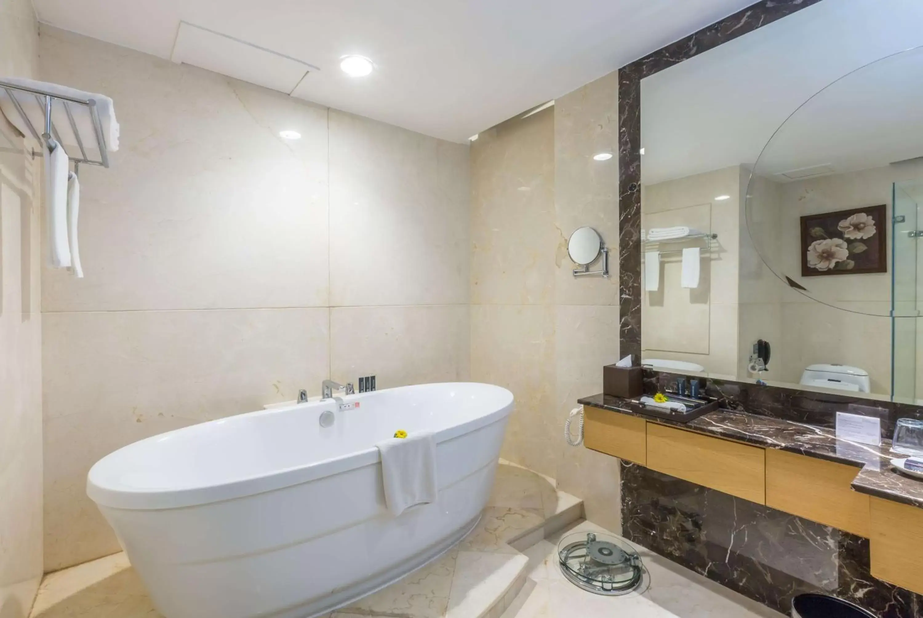 Photo of the whole room, Bathroom in Wyndham Surabaya