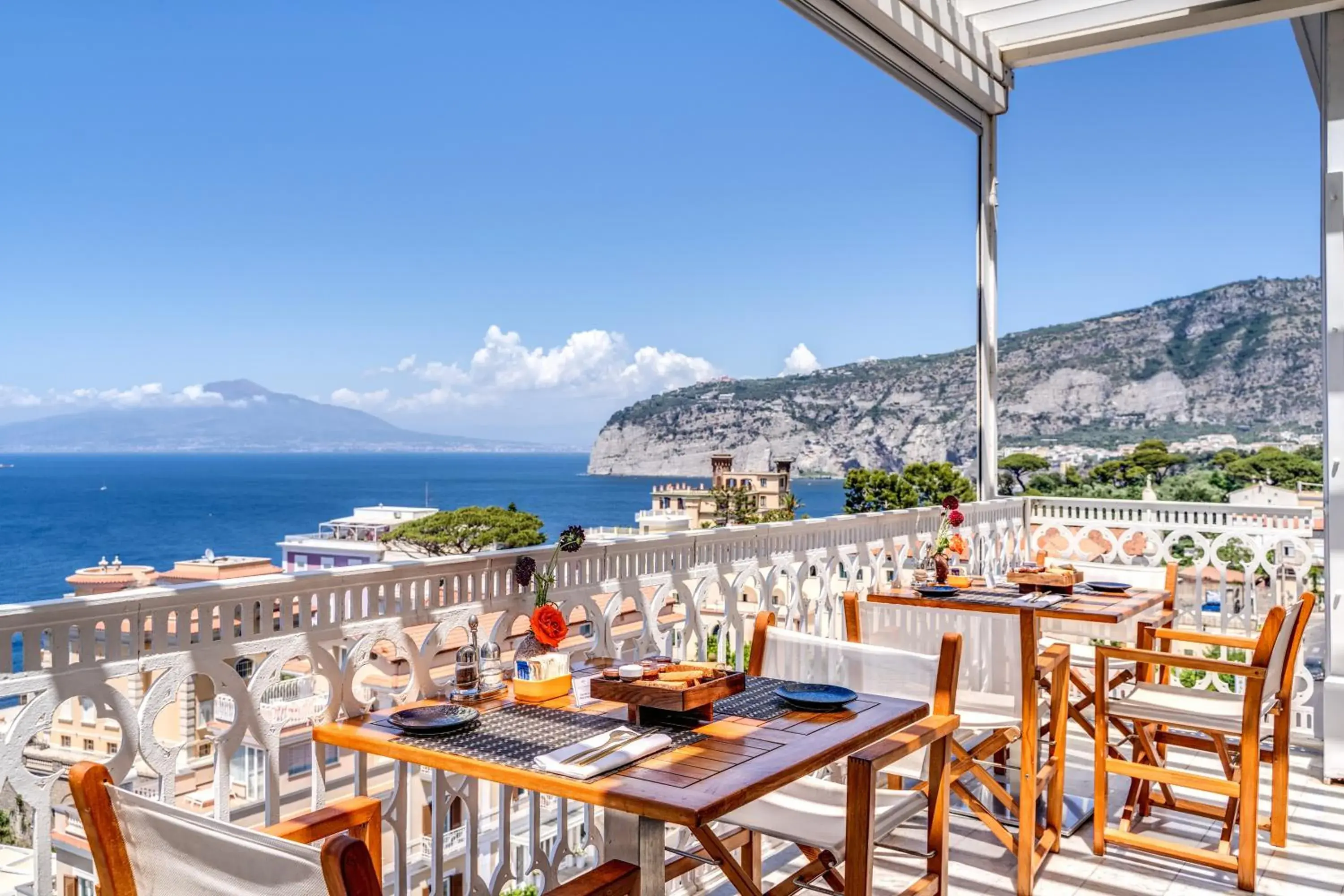 Breakfast in Hotel Mediterraneo