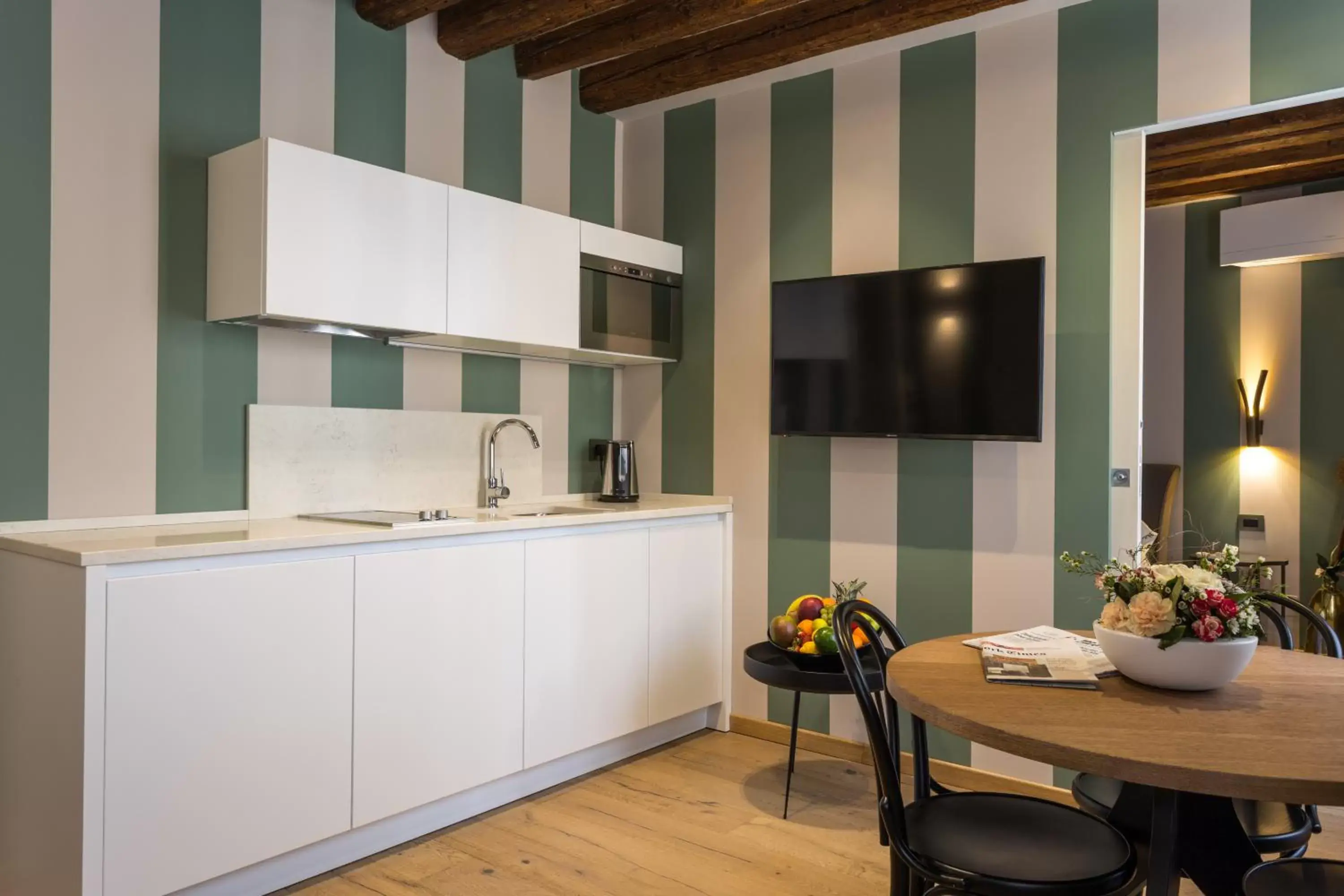 Dining area, Kitchen/Kitchenette in Hotel Tiziano