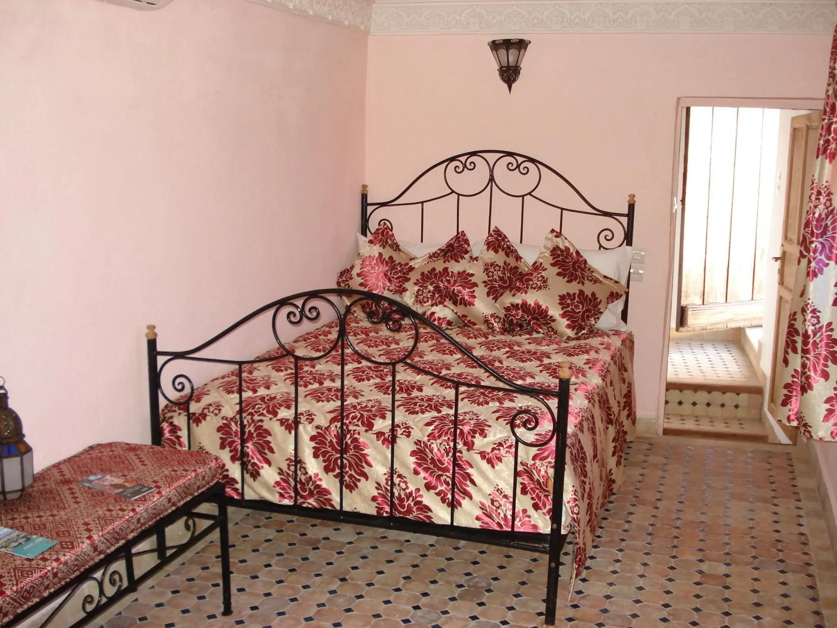 Double Room with Private Bathroom in Riad Taryana