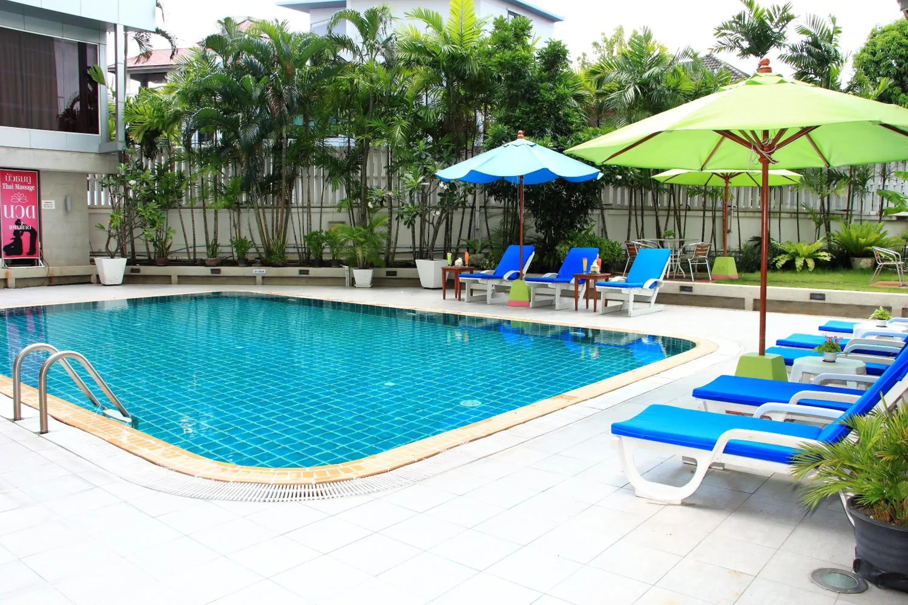 Swimming Pool in Summit Pavilion Hotel (SHA Extra Plus)