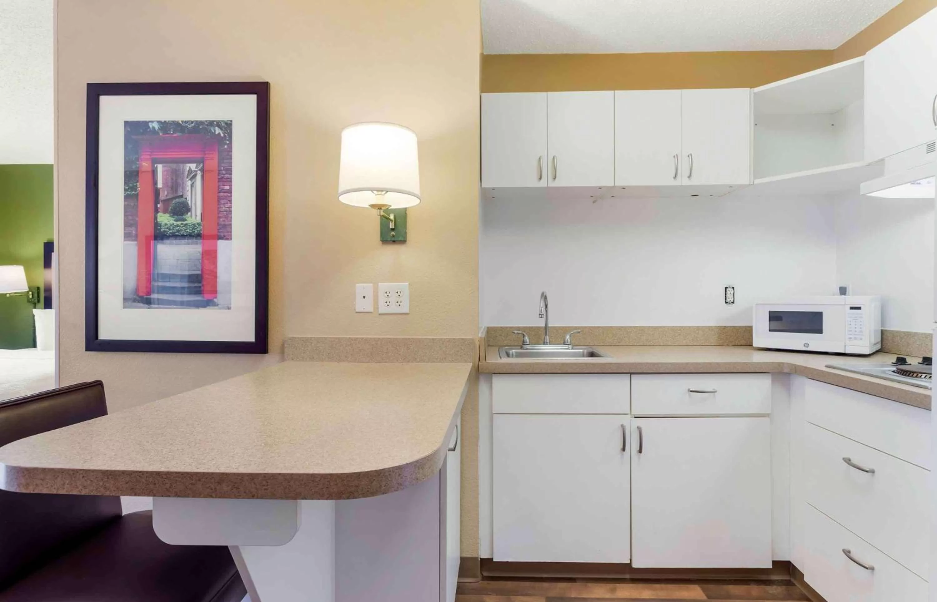 Bedroom in Extended Stay America Suites - Houston - Galleria - Uptown