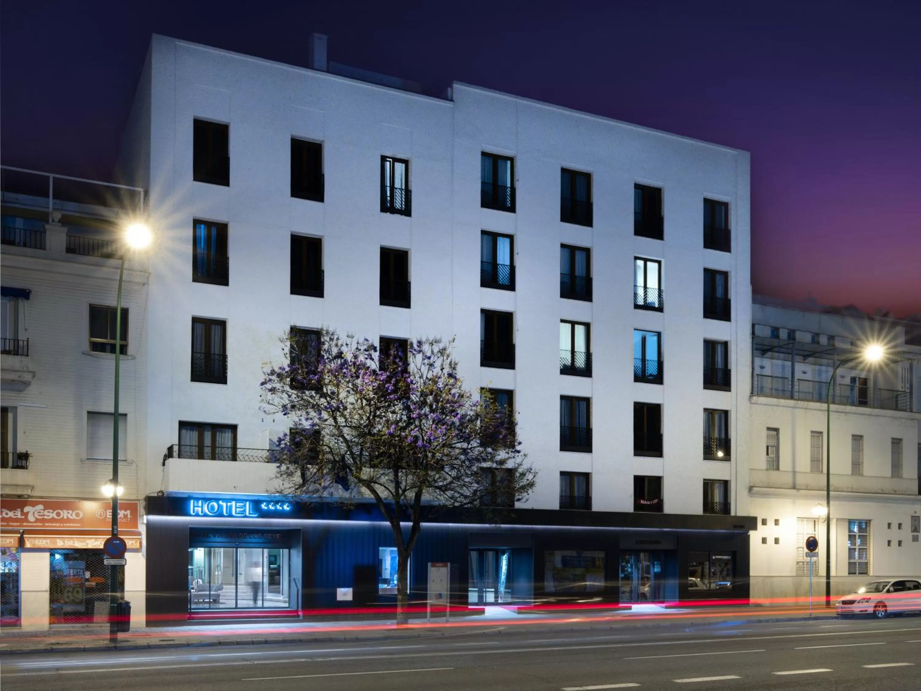 Property building in Virgen de los Reyes