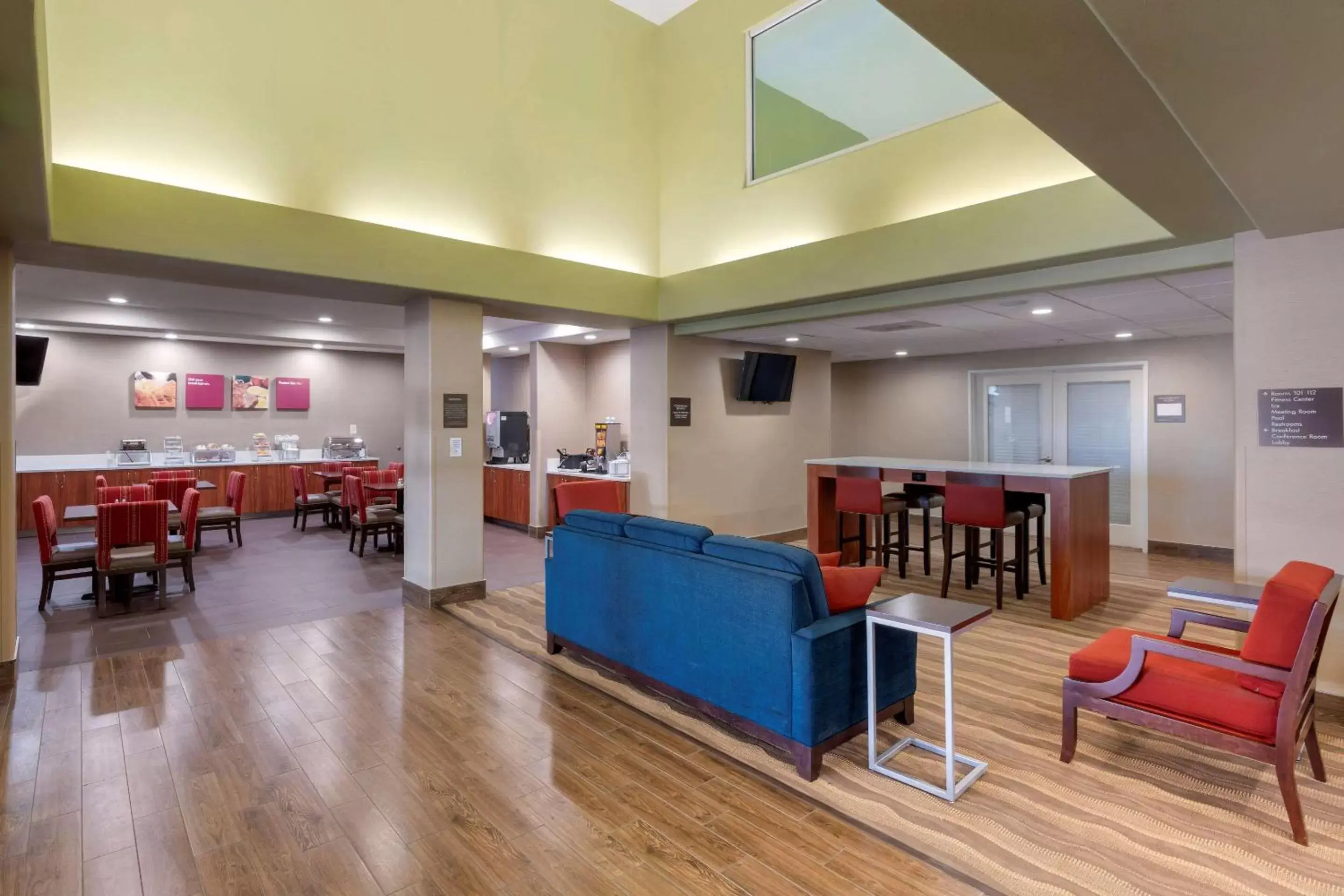 Lobby or reception in Comfort Suites Marysville-Yuba City