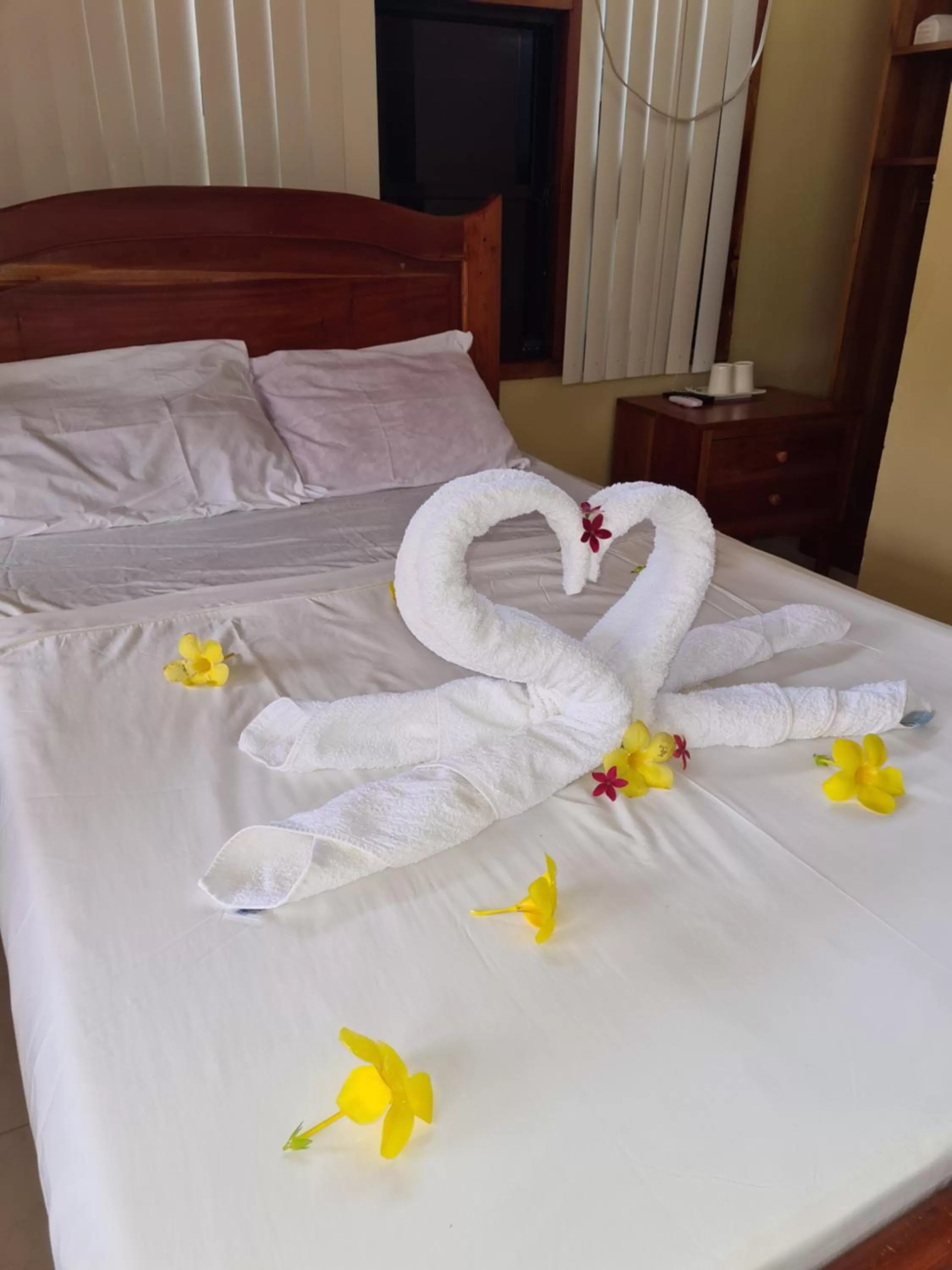 Bedroom, Bed in La-Familia Guest House