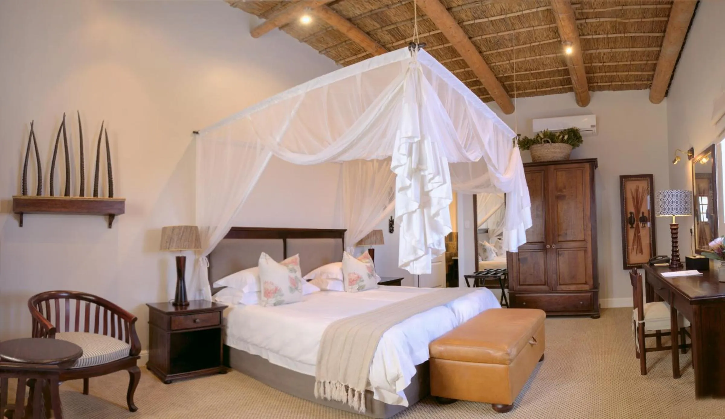 Property building, Bed in Garden Route Game Lodge