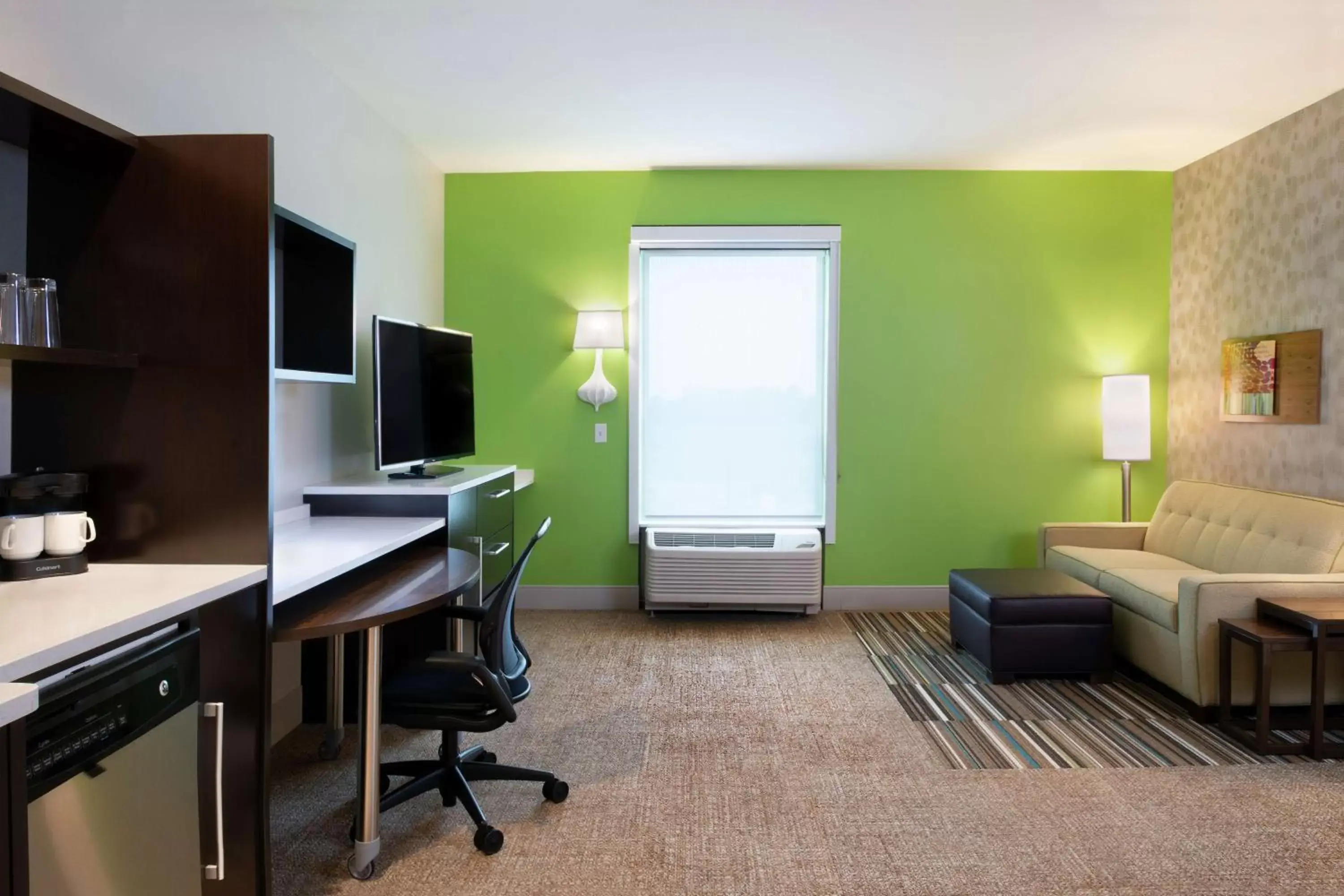 Bedroom, TV/Entertainment Center in Home2 Suites By Hilton Indianapolis Greenwood