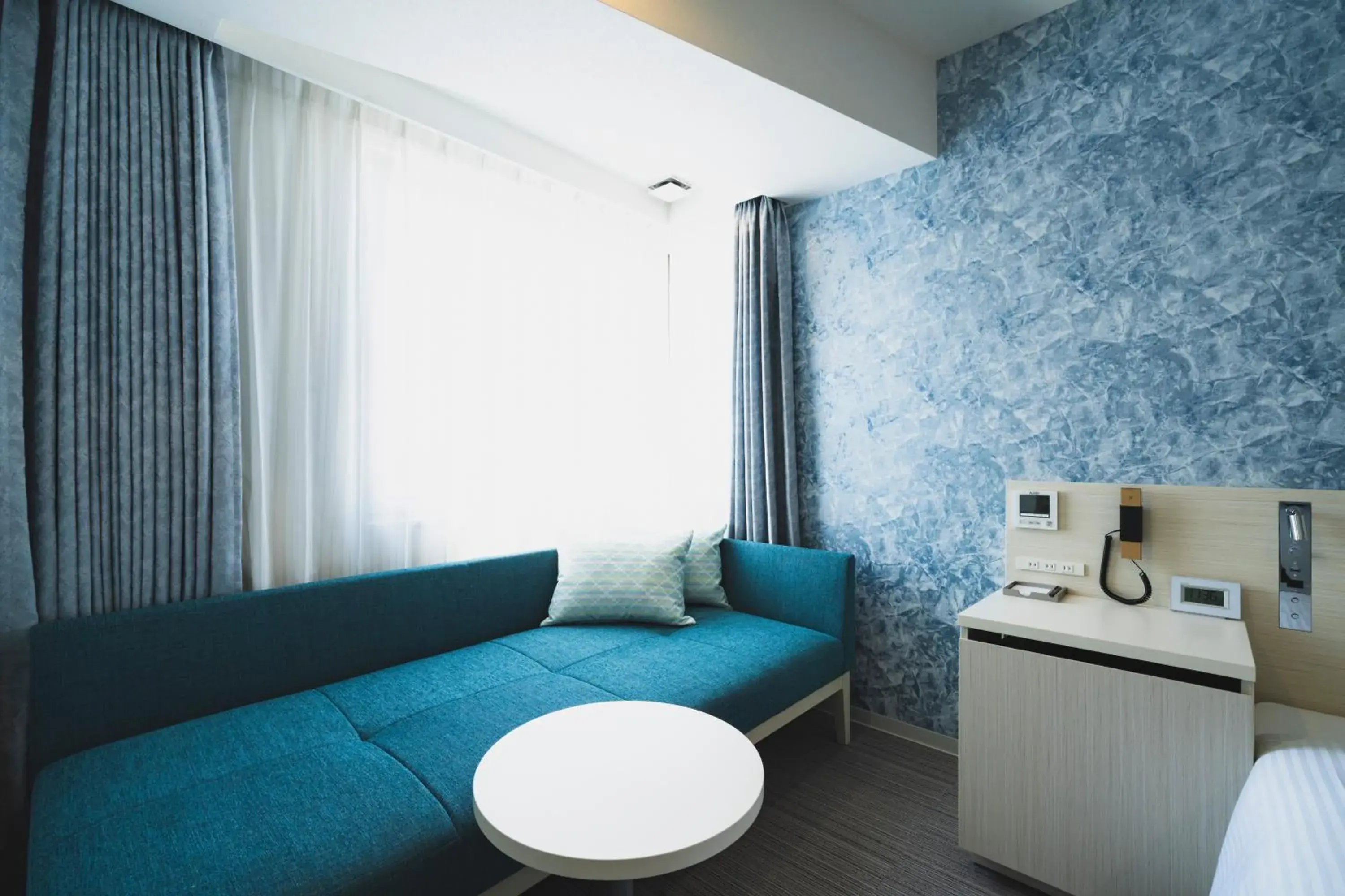 Photo of the whole room in Rembrandt Style Naha Photo of the whole room in Rembrandt Style Naha