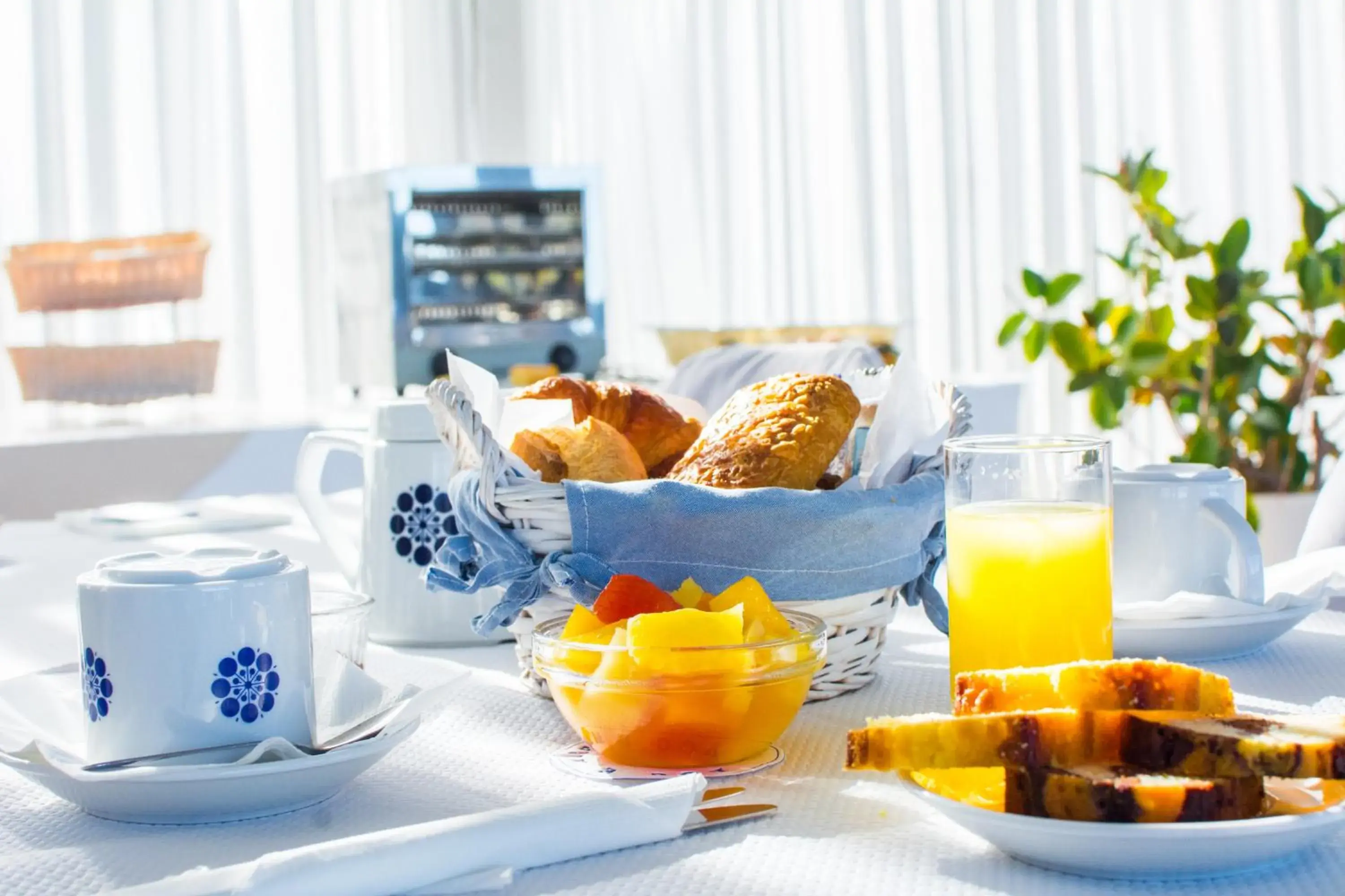 Buffet breakfast, Breakfast in Hotel Roc E Mare