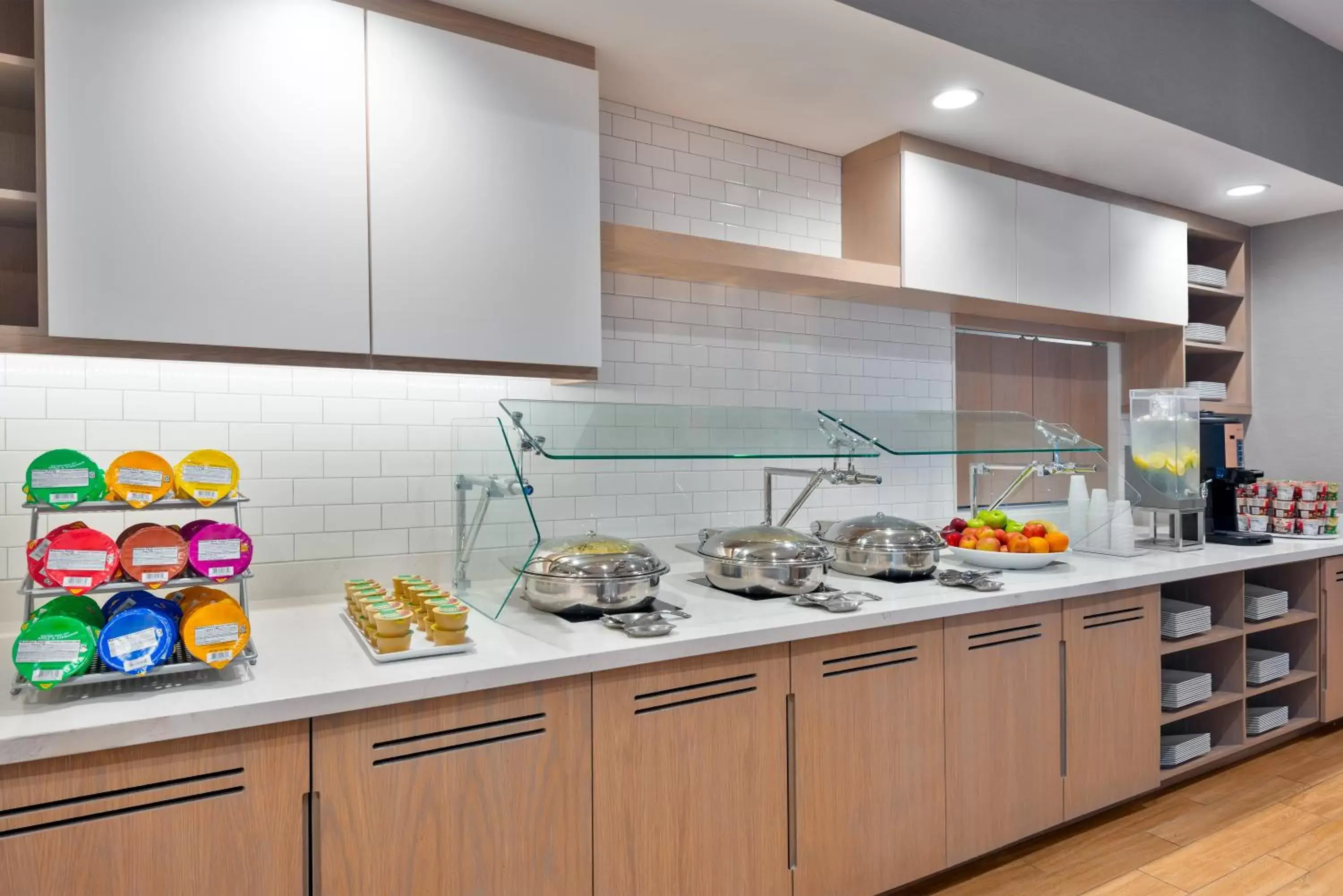 Breakfast, Kitchen/Kitchenette in Hyatt House Tampa Airport/Westshore