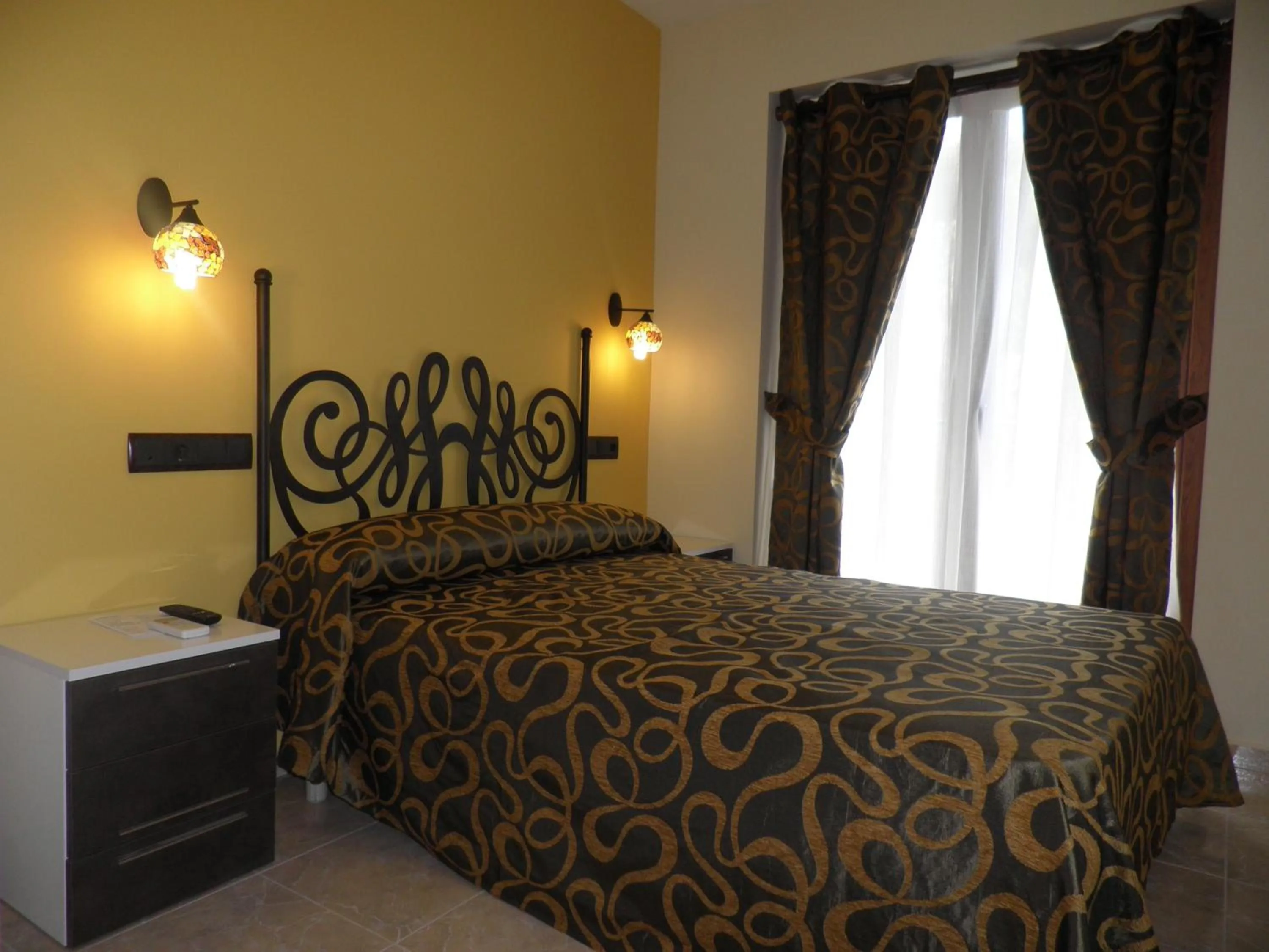 Bedroom, Bed in Hotel Meson de L’Ainsa