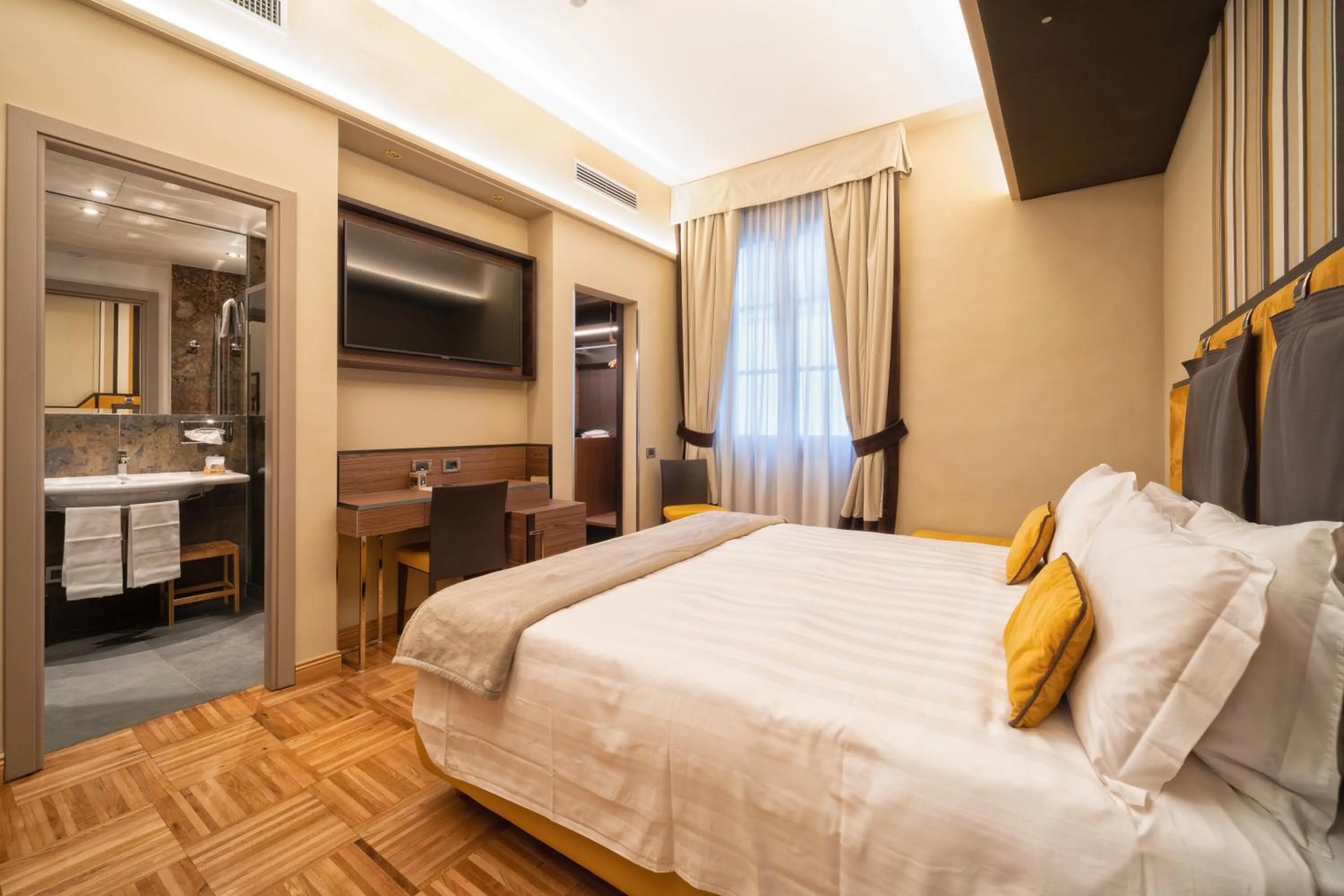 Bedroom, Bed in Solo Experience Hotel