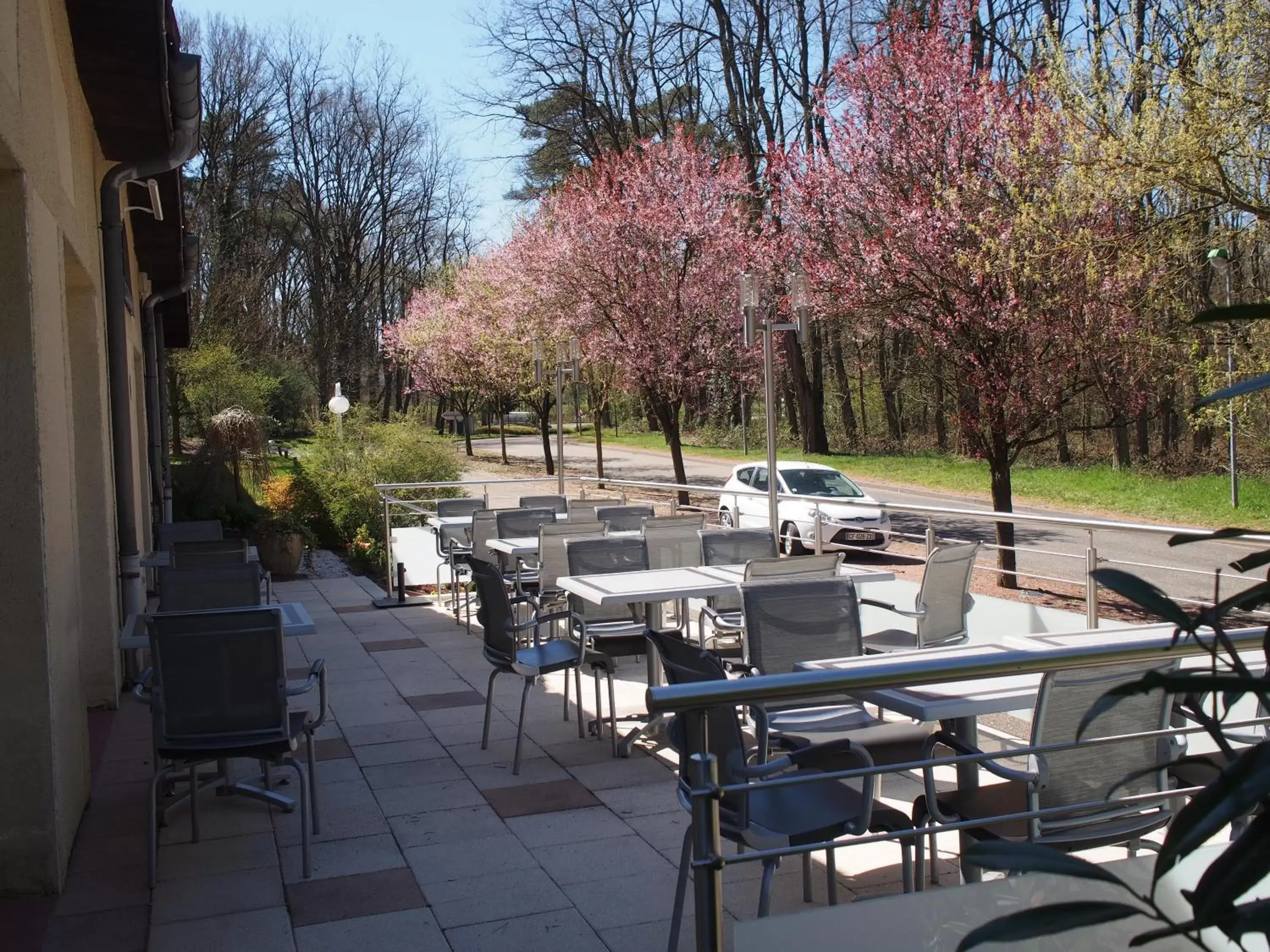 Patio, Restaurant/Places to Eat in The Originals City, Hôtel Aster, Saint-Avold Nord (Inter-Hotel)