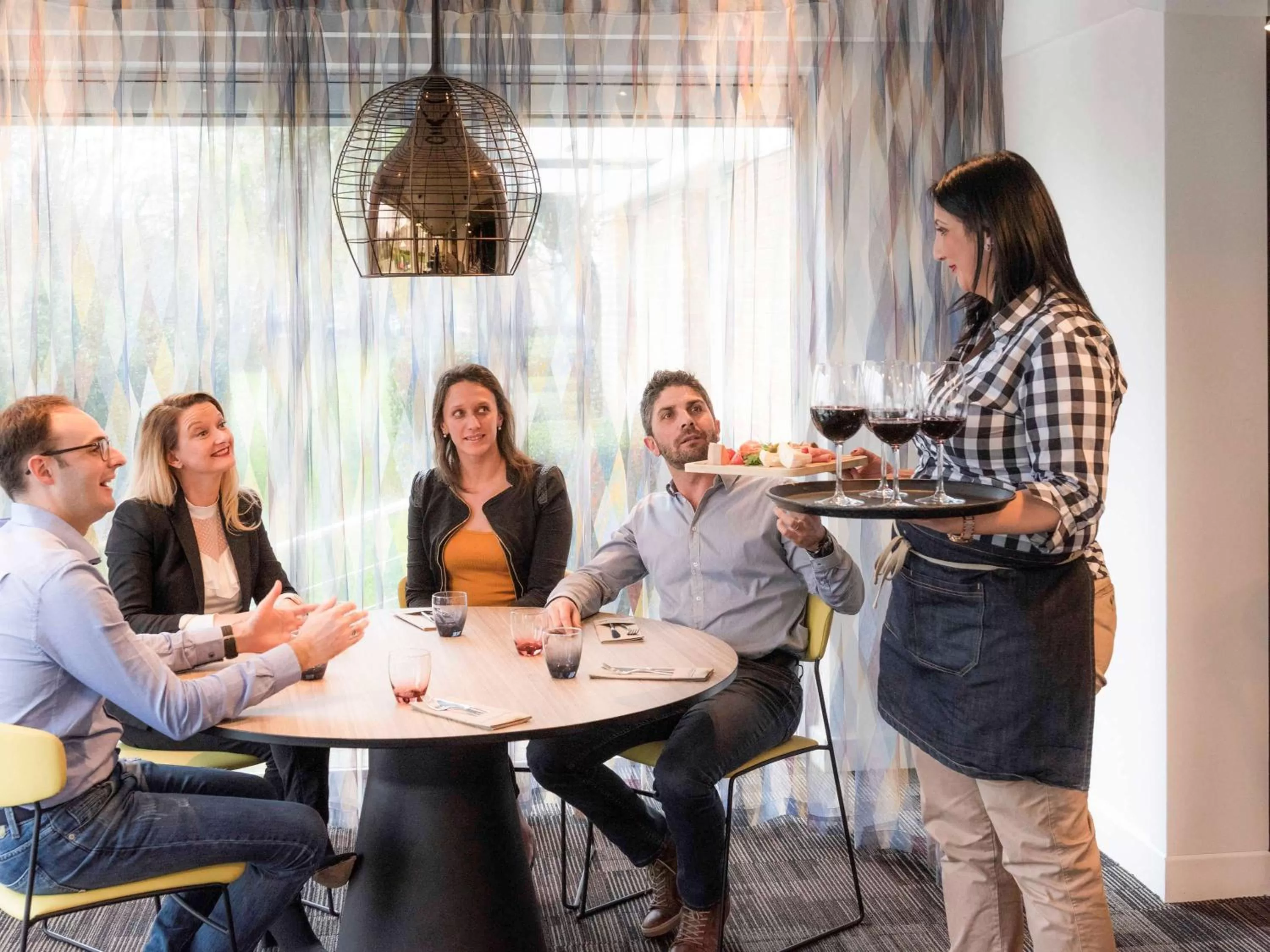 Restaurant/places to eat in Hôtel Novotel Valenciennes