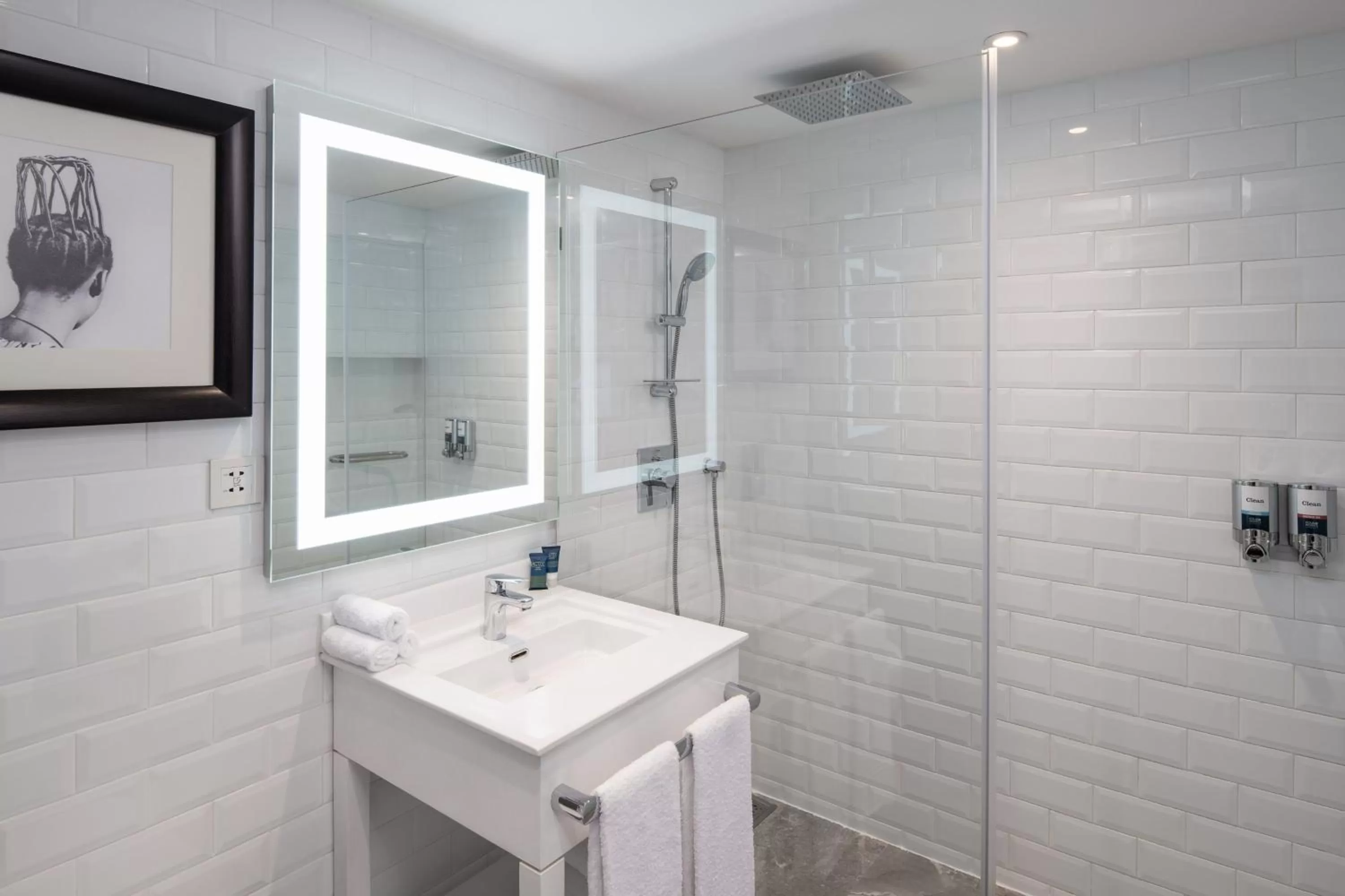 Bathroom in Four Points by Sheraton Dar es Salaam New Africa