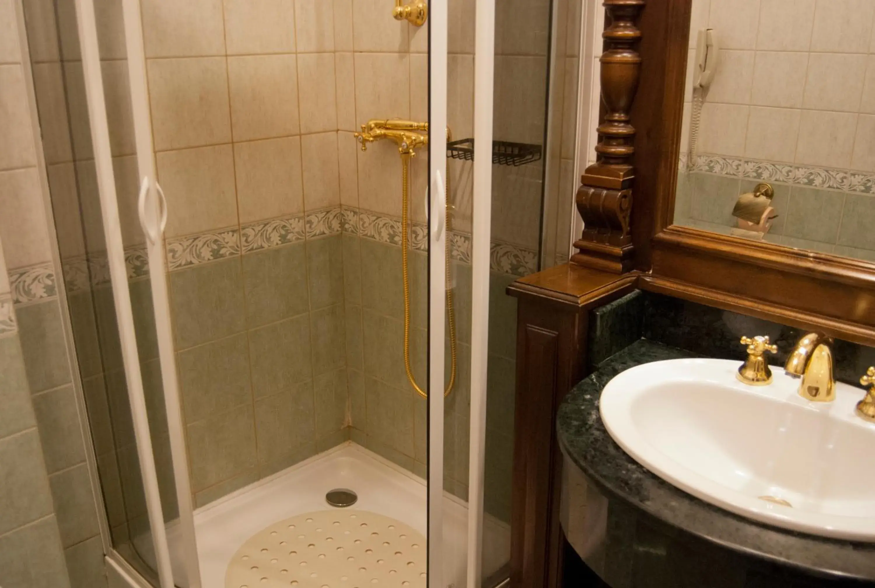 Bathroom in Hotel Casa Capsa