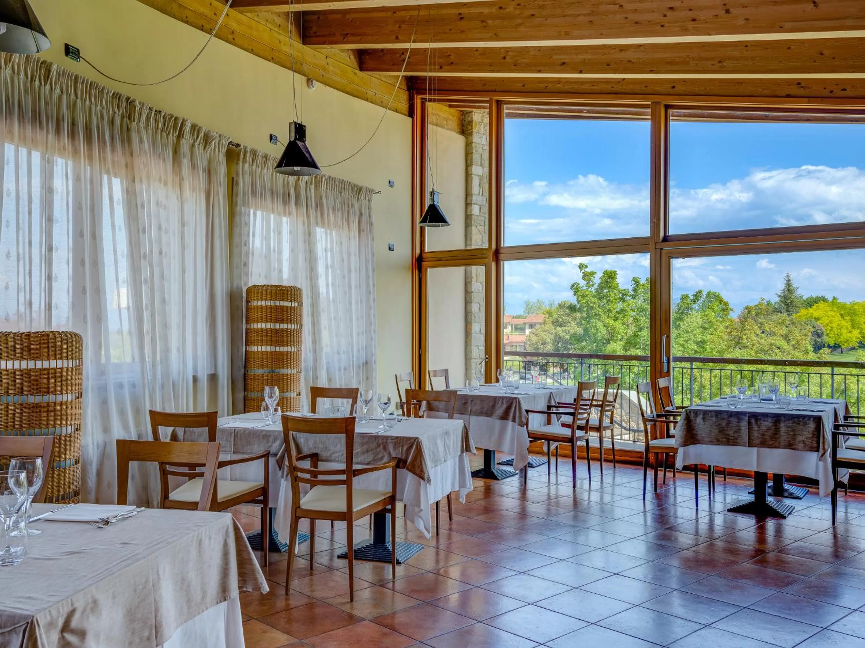Restaurant/places to eat in Active Hotel Paradiso