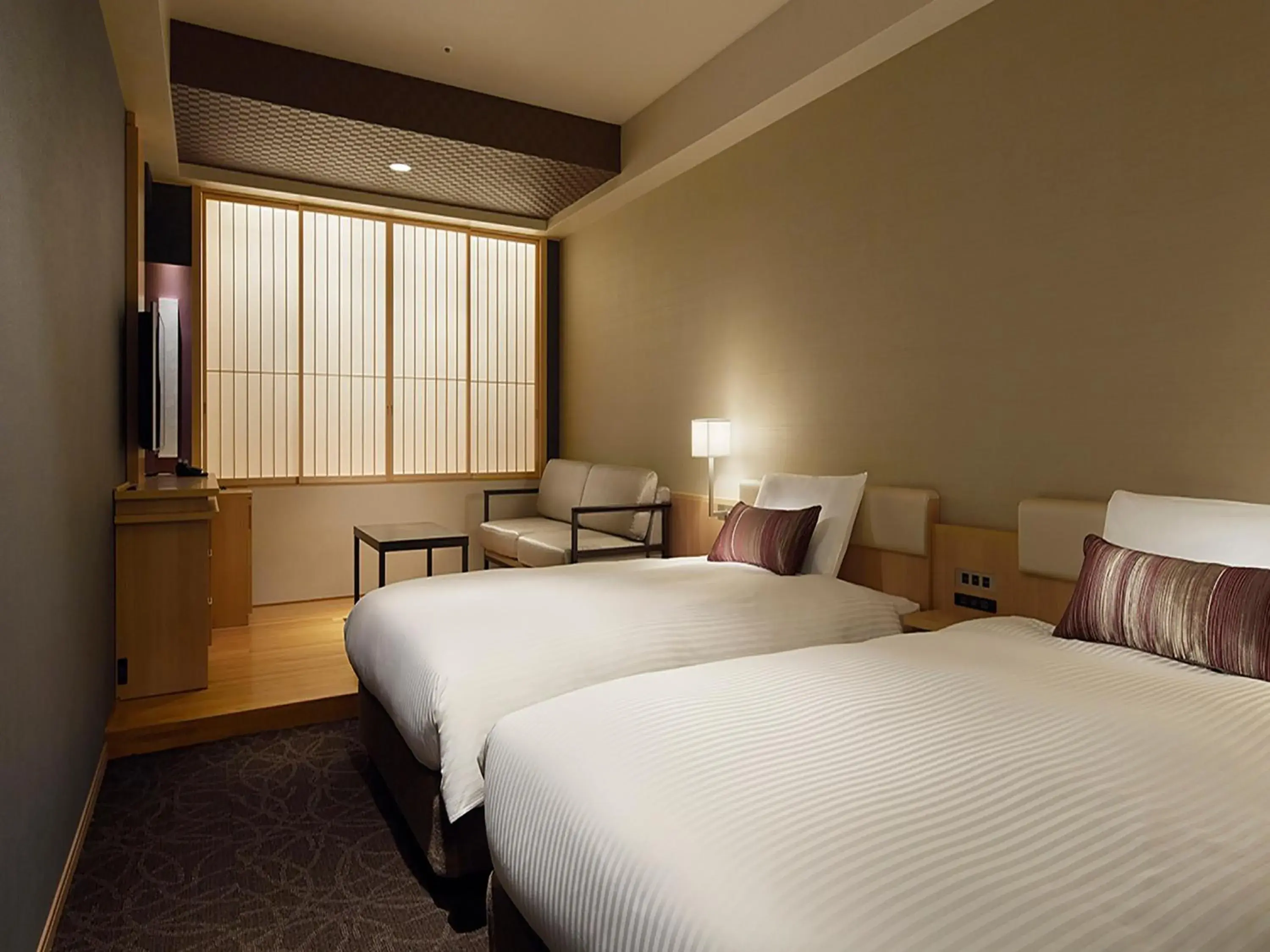 Bed in Mitsui Garden Hotel Kyoto Shinmachi Bettei