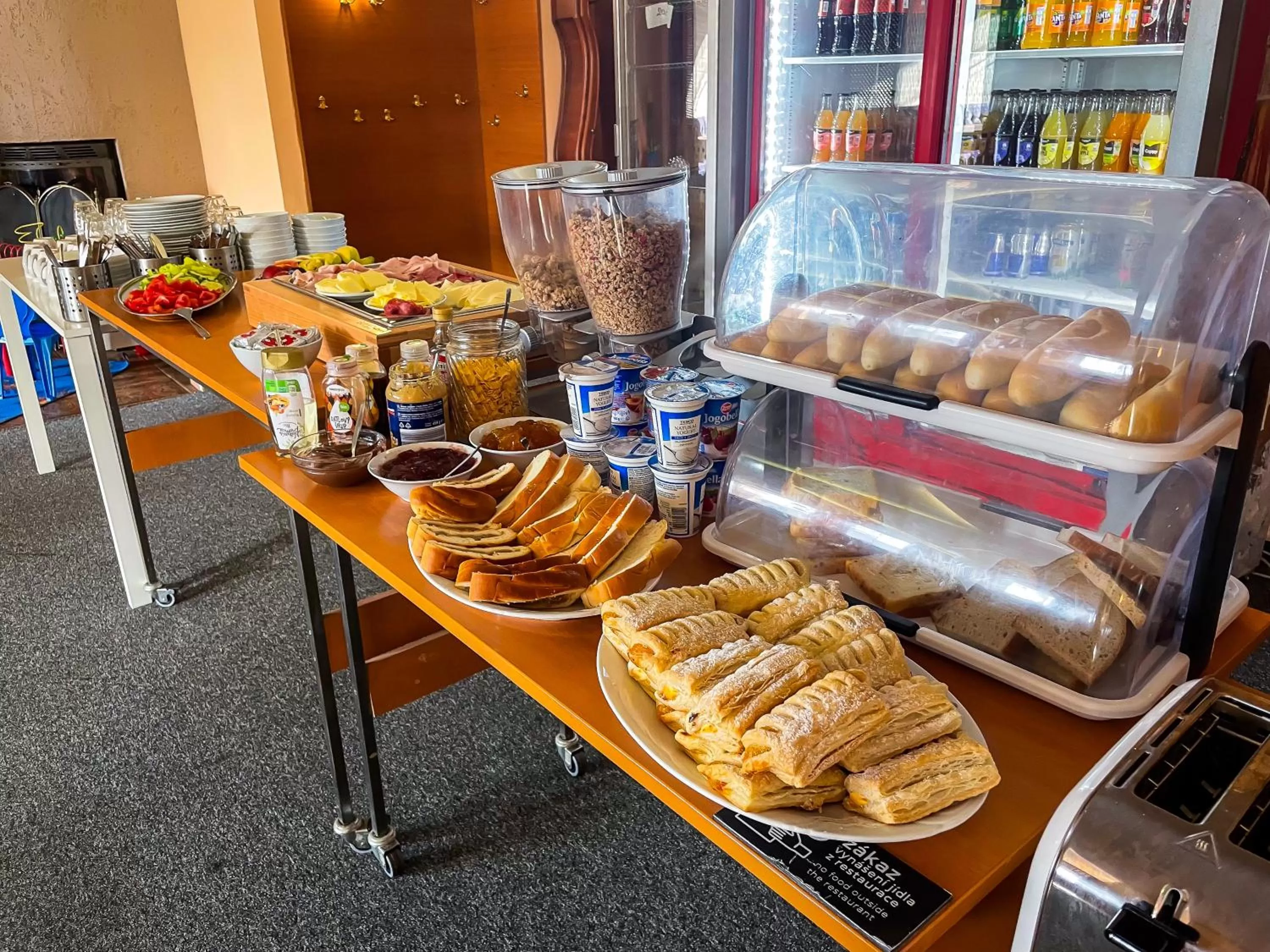 Breakfast in Hotel Aldo