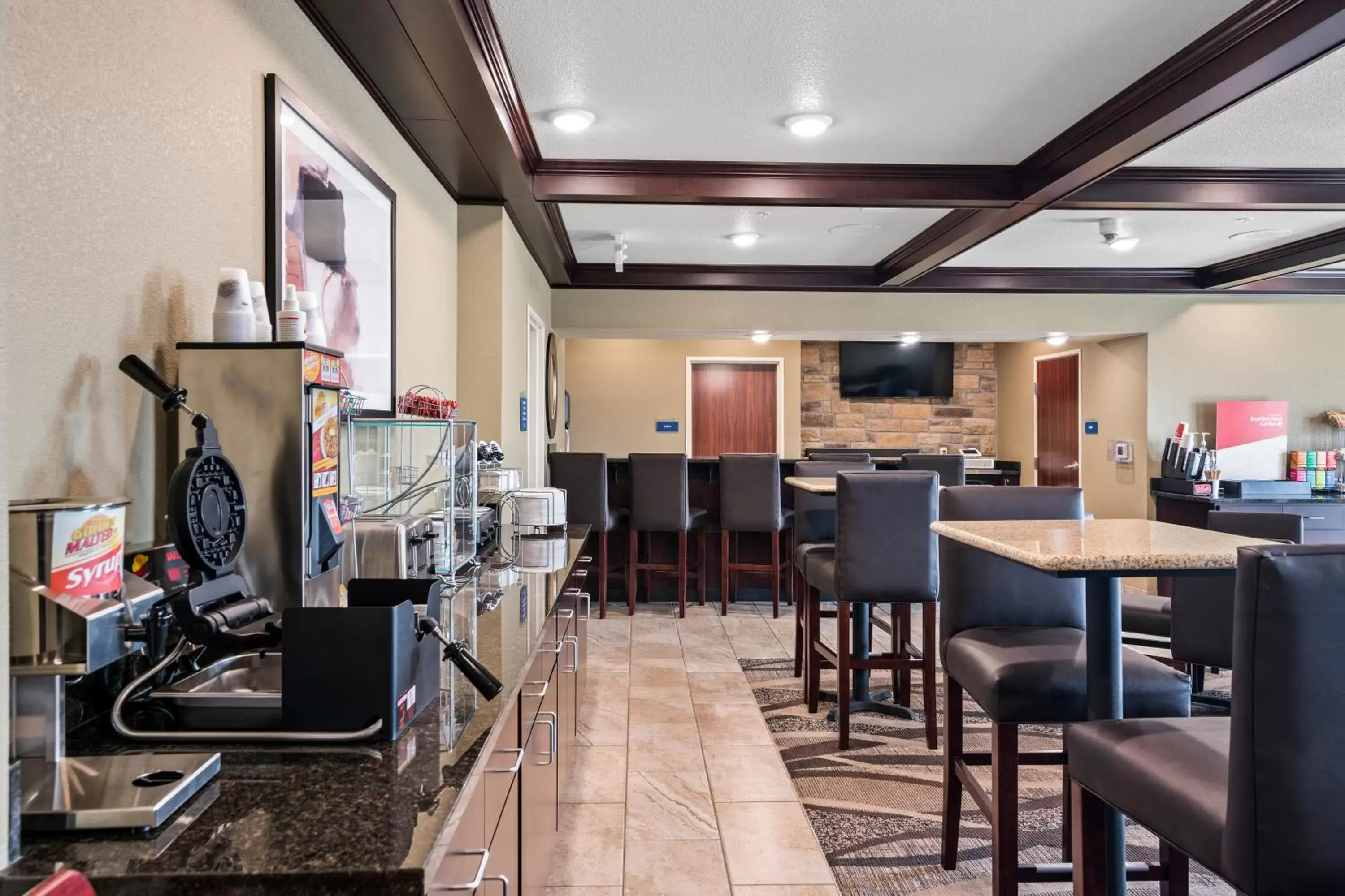 Breakfast, Restaurant/Places to Eat in Cobblestone Inn & Suites - Yuma