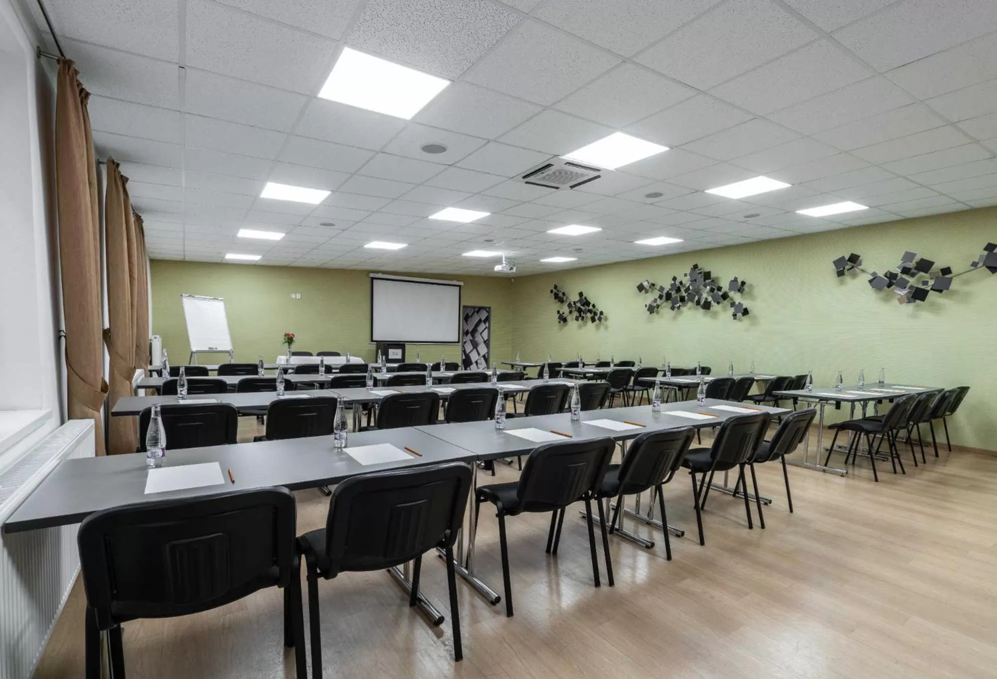 Meeting/conference room in BNC Hotel - Restaurant - Bowling