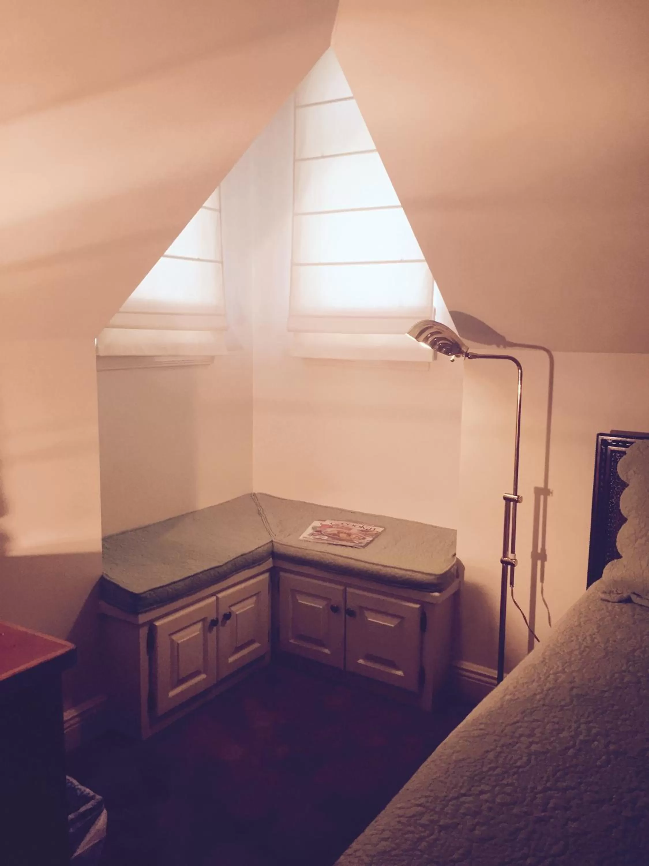 Bedroom, Kitchen/Kitchenette in A Chateau on the Bayou Bed & Breakfast