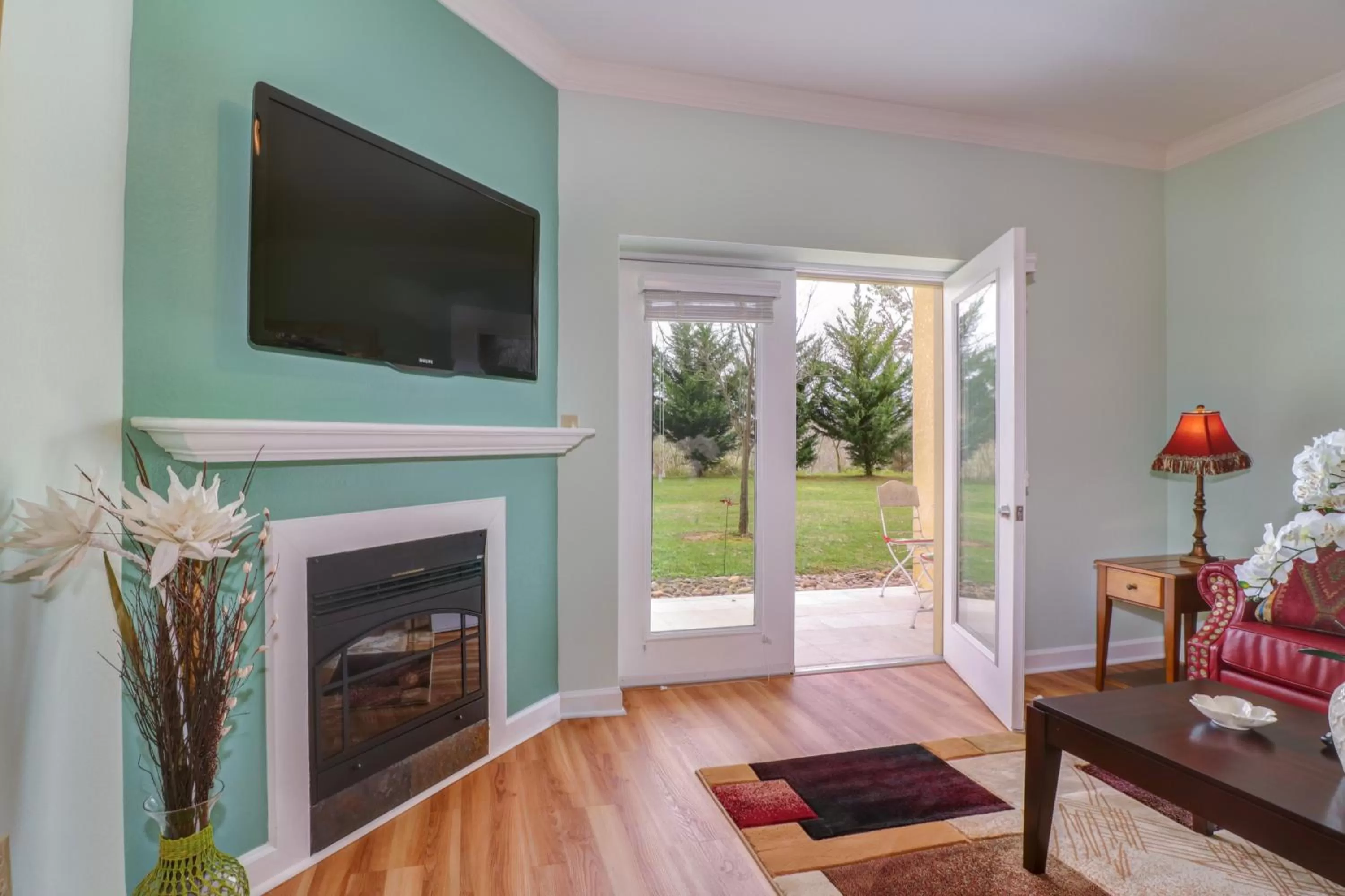 TV/Entertainment Center in Richard's Retreat