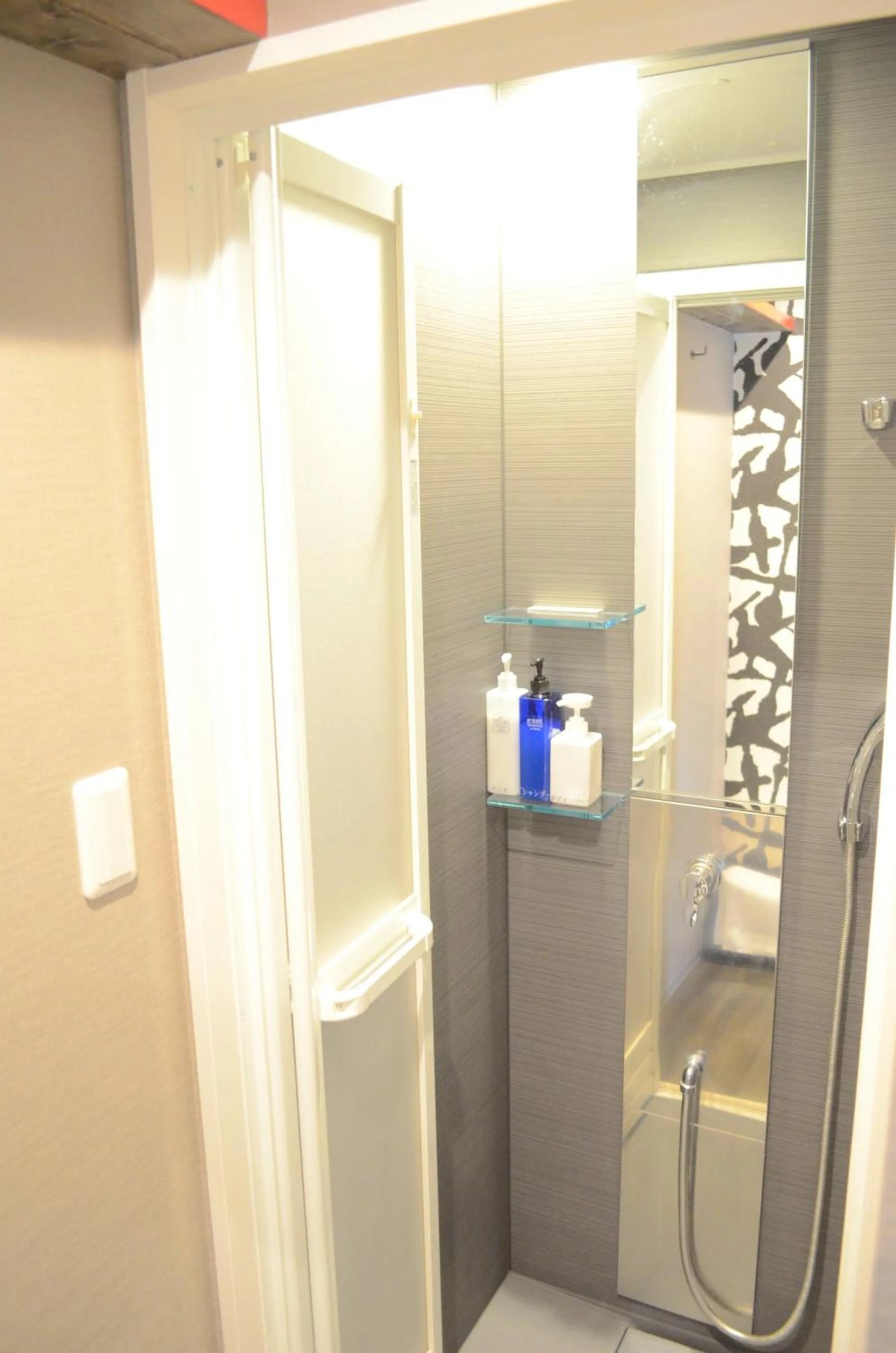 Shower in My Hotel Ryugu