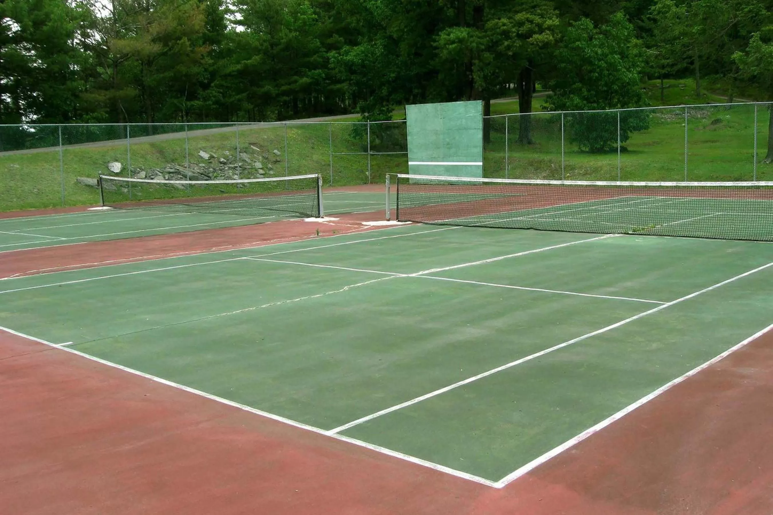 Tennis court in Tanglwood Resort
